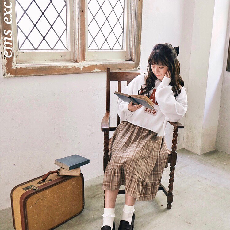 emsexcite 2021ｰ2022 A/W⁡Theme 〜Classical vintage〜 クラシカルヴィンテージ⁡クラシカルヴィンテージ、様々な時代の伝統的価値エドワーディアン感じる装飾贅沢なドレープと紅茶の香り格式高い純潔なパール釦⁡時代を超えトレンドと溶け合い新たな物語を贈ります⁡model  @krm.__.mrk ⁡onepieceセーラーチェックワンピース ￥4290⁡Outerムスタングショートジャケット￥5390⁡⁡⁡⁡⁡#emsexcite#emsexciteコーデ#emsexcite_aw #ems_mila #エムズエキサイト#classicalvintage#aw#秋服#冬服#クラシカルヴィンテージ#フレンチガーリー#ガーリーコーデ#トレンドファッション#プチプラコーデ#チェックワンピ#ワンピース#デカ襟#ムスタング#アウター