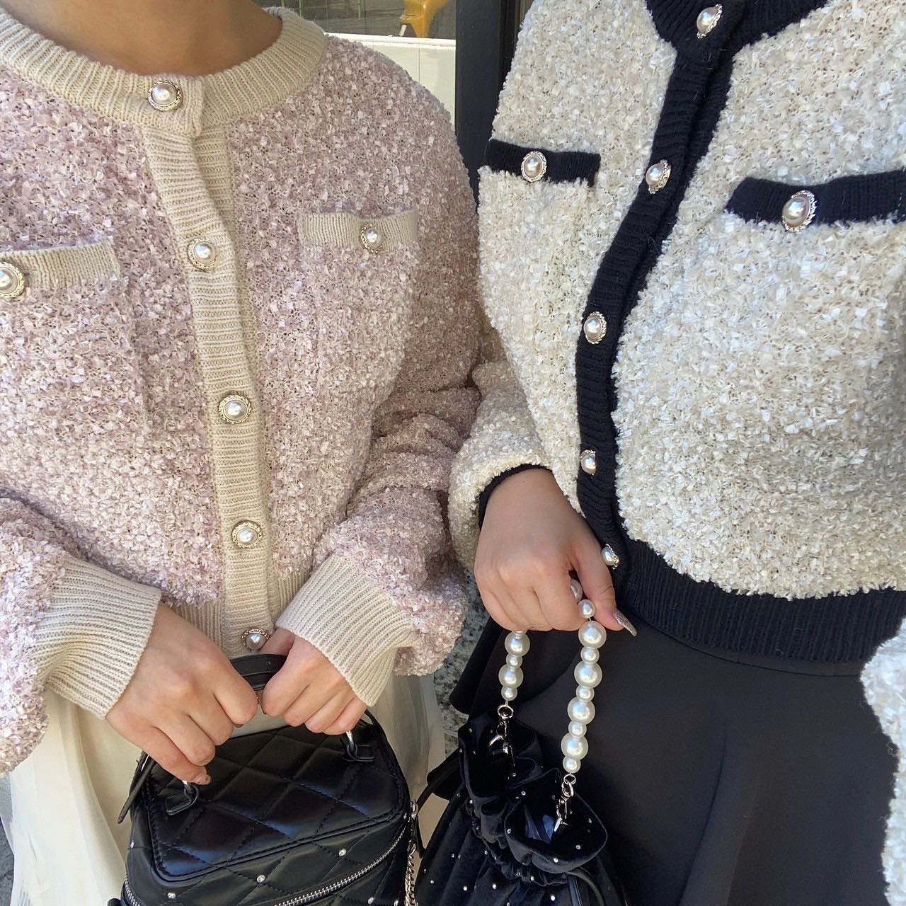 ? NEW ARRIVAL ?⁡⁡♡EU339412T002ファンシーヤーンヴィンテージカーデ　¥3,850（税込）⁡【 color 】⁡écru . pink . black⁡⁡入荷する度に大人気のヴィンテージカーデに新作アイテムが登場⁡冬らしい素材感でクリスマスやイルミネーションコーデにぴったり♡⁡ボタンのパールが高見えするアイテムです⁡ショート丈でボトムは選ばずにご着用いただけます！⁡⁡店舗今週入荷オンライン近日入荷#emsexcite #エムズエキサイト #emsexciteコーデ#冬コーデ #秋冬コーデ #冬コーディネート#ヴィンテージカーディガン #ヴィンテージガーリー#カーデ #カーディガン #カーディガンコーデ#高見えコーデ #プチプラ高見えコーデ #高見えファッション　#大人ガーリー #大人ガーリーコーデ #フレンチガーリー #ガーリーファッション #ガーリーコーデ#トレンドファッション #トレンドコーデ #トレンドアイテム#クリスマスコーデ ＃デートコーデ #デートコーディネート