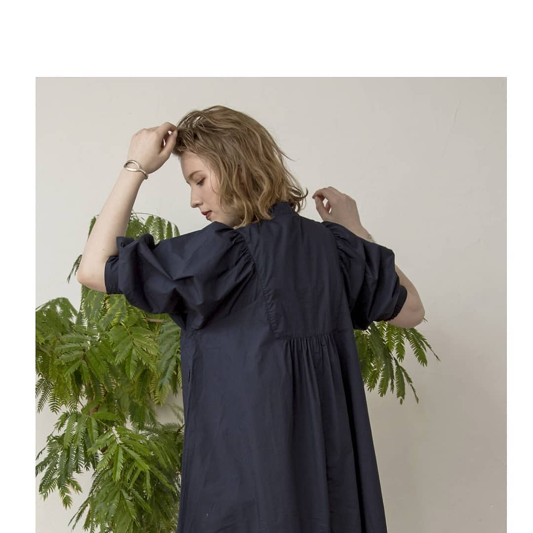 ▷ロングシャツワンピース¥8,500+taxwhite/black/blueオンラインストア入荷済み。さらっと1枚で着たいロングシャツワンピース。シルエットが素敵なアイテムです。#kari&lili#カウリアンドリィリィ#カウリ#ロングシャツ#シャツワンピース#ロングシャツワンピ#ワンピスタイル#ワンピコーデ#大人ワンピ#韓国コーデ#韓国ファッション#大人コーデ#大人スタイル#fashion