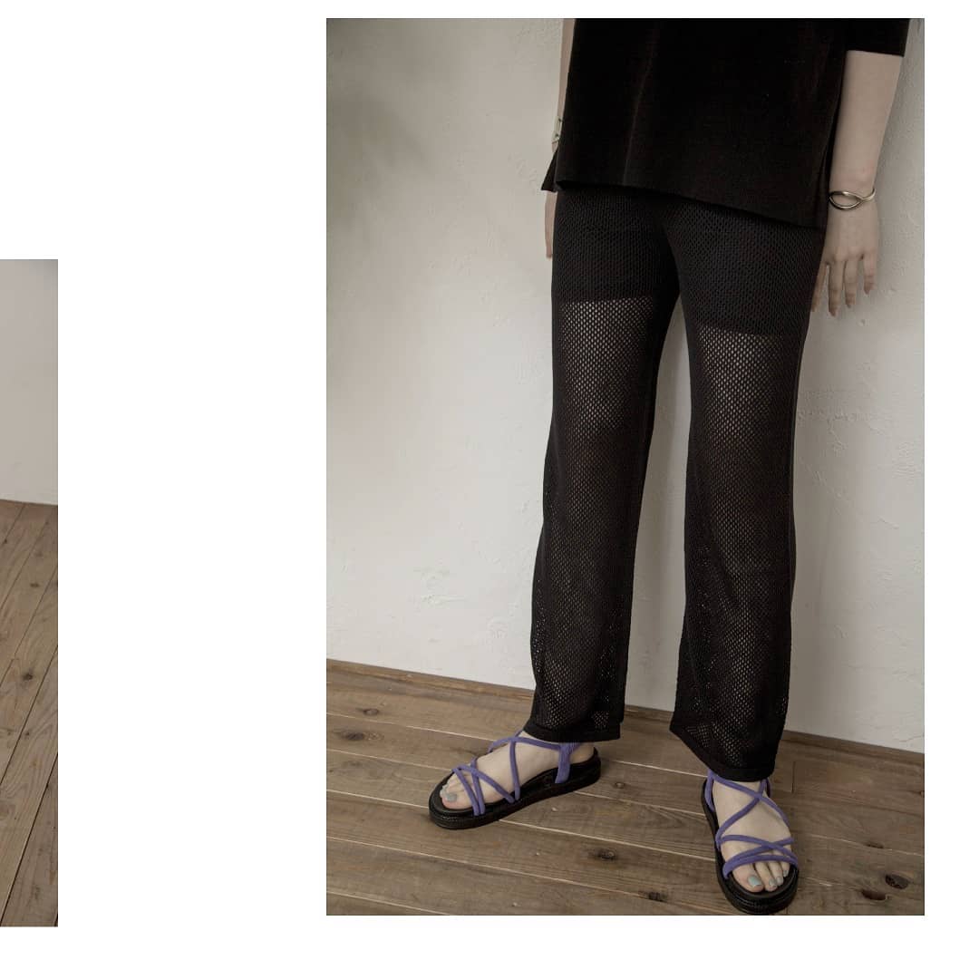 ▷メッシュニットパンツ¥6,900+taxblack/gray/redオンラインストア入荷済み。今季トレンドのメッシュアイテム。少しモードなダークトーンカラーなので今から秋口まで長くお使い頂けます。#kari&lili#カウリアンドリィリィ#カウリ#メッシュニット#メッシュニットパンツ#メッシュパンツ#ニットパンツ#パンツコーデ#パンツスタイル#韓国コーデ#韓国ファッション#韓国#大人コーデ#大人スタイル#fashion