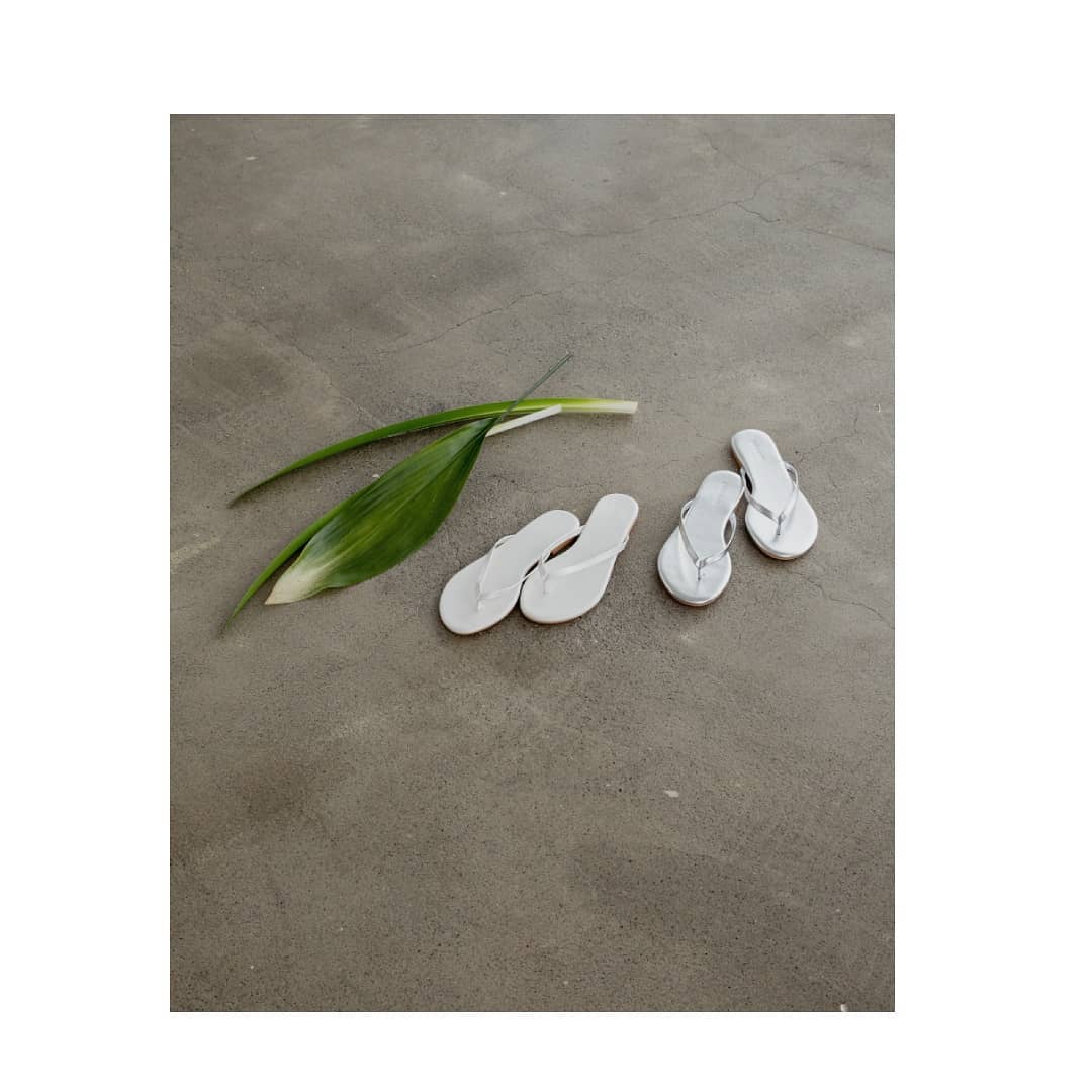 ▷basic tong sandal￥3,900＋taxblue/white/beige/silversize:S/M/Lｵﾝﾗｲﾝｽﾄｱ入荷ずみ。ﾍﾞｰｼｯｸなﾄﾝｸﾞｻﾝﾀﾞﾙ。夏のﾃﾞｲﾘｰﾕｰｽｱｲﾃﾑに。⁡⁡#kari&lili⁡#カウリアンドリィリィ⁡#カウリ⁡#韓国#韓国サンダル#韓国ファッション#韓国雑貨#トングサンダル#サンダル#sandal#tongsandal