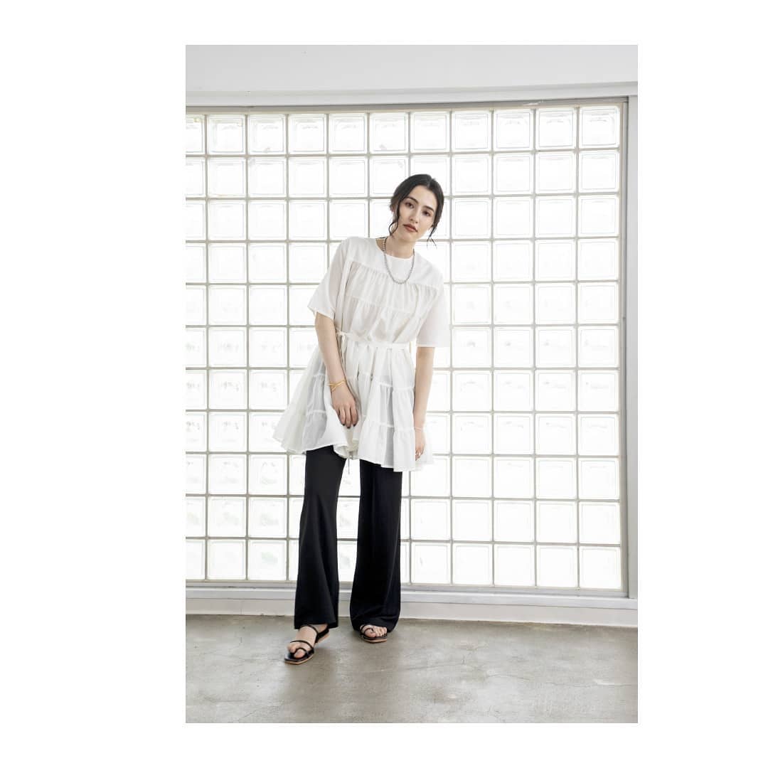 ▷easy pants￥5,900＋taxkhaki/Blackさらりとﾗﾌに穿いて頂けるｲｰｼﾞｰﾊﾟﾝﾂ。ｳｴｽﾄ部分はｺﾞﾑ仕様です。#カウリアンドリィリィ#カウリ#kariandlili#韓国#韓国ファッション#韓国コーデ#韓国スタイル#大人コーデ#大人スタイル#大人可愛い#fashion#wear#easypants#イージーパンツ#パンツ#夏パンツ#ラフパンツ#大人パンツ#パンツスタイル#パンツコーデ#pants