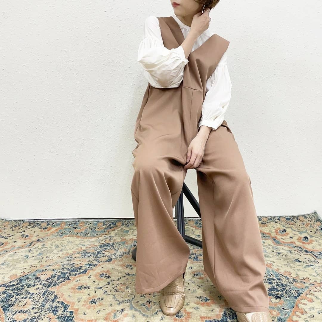 ﻿﻿﻿﻿﻿ｻﾛﾍﾟｯﾄBlack/Beige/Ivory¥6,300+tax﻿店舗·ｵﾝﾗｲﾝ入荷済。﻿﻿﻿﻿﻿ゆるいｼﾙｴｯﾄが素敵なｻﾛﾍﾟｯﾄ！子供っぽくみえがちなｻﾛﾍﾟｽﾀｲﾙもkiviのｻﾛﾍﾟｯﾄなら大人な雰囲気できまります◎ゆったりしているので、厚手のｲﾝﾅｰを合わせても大丈夫。ﾌﾞﾗｳｽやｶｯﾄｿｰなど、合わせ方次第で長くお楽しみ頂けるところもﾎﾟｲﾝﾄです。﻿#kivi_official﻿﻿#キヴィ﻿﻿#kivi﻿﻿#大人ファッション﻿﻿#大人カジュアル﻿#ootd﻿﻿#kivi_ootd﻿﻿#サロペット#大人サロペット#20代コーデ﻿#30代コーデ﻿#大人コーデ﻿#fashion﻿﻿#wear﻿﻿#オンオフ﻿﻿#ニューノーマル﻿﻿﻿﻿﻿﻿