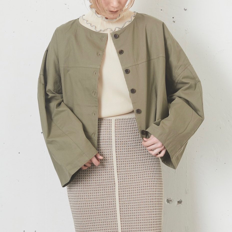 ⁡⁡⁡ブラウスジャケット￥6,490 taxinécru/green/black品番：KP319421T001⁡⁡⁡春の羽織にぴったりなブラウスジャケットこれからのシーズンにぴったりの軽素材サイドに深めのスリットがありラフに羽織れますパンツスタイルにもスカートスタイルにも更にワンピースの上から羽織るのも◎⁡⁡#kivi#kivi_official #kivi_ootd#ootd#大人コーデ #大人スタイル #20代コーデ #30代コーデ #大人のプチプラ#お洒落好きの方と繋がりたい #トレンド #トレンドアイテム#大人カジュアル#ブラウスジャケット #ジャケット　#春アウター　#ブラウス