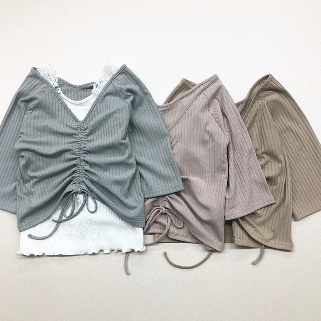 .﻿【pick up item】﻿﻿?RP0P0111T003ドロストショートTee﻿▷¥1,900+tax﻿(店舗入荷中)﻿﻿∥color∥﻿gray / pink / brown﻿﻿﻿#retrogirl_style#retrogirl2020ss﻿#レトロガール#レトロガールコーデ﻿#ショートトップス#ドロストt