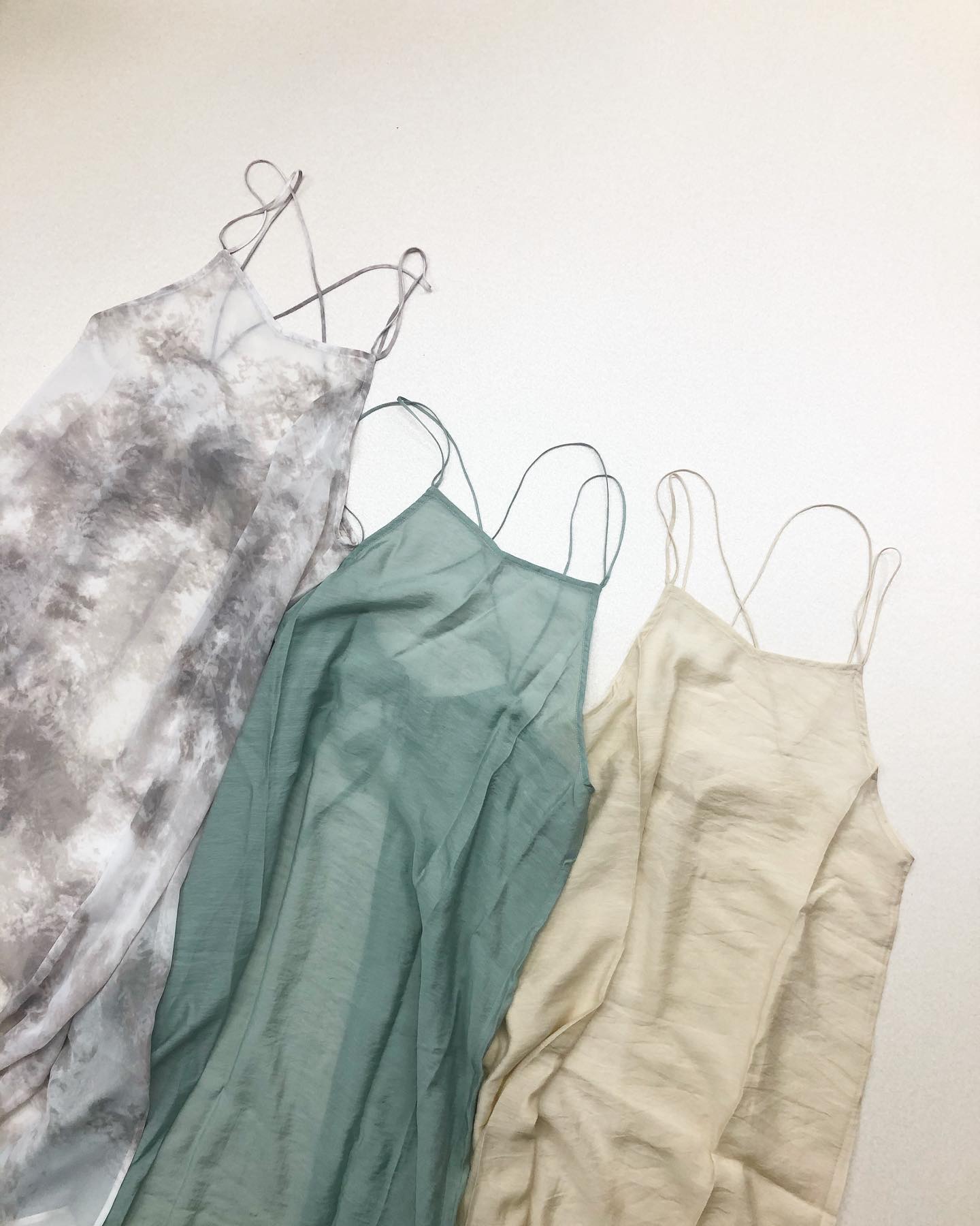 .﻿【new arrival】﻿﻿﻿?RL056622T001シアーキャミOP﻿▷¥2,500+tax﻿(今週店舗入荷  オンライン近日入荷予定)﻿﻿∥color∥﻿Tie dye / green / ivory﻿﻿modelgreen:157cmTie dye:154cm﻿﻿#retrogirl_style#retrogirl2020ss﻿#レトロガール#レトロガールコーデ﻿#シアーキャミワンピース#タイダイ柄ワンピース