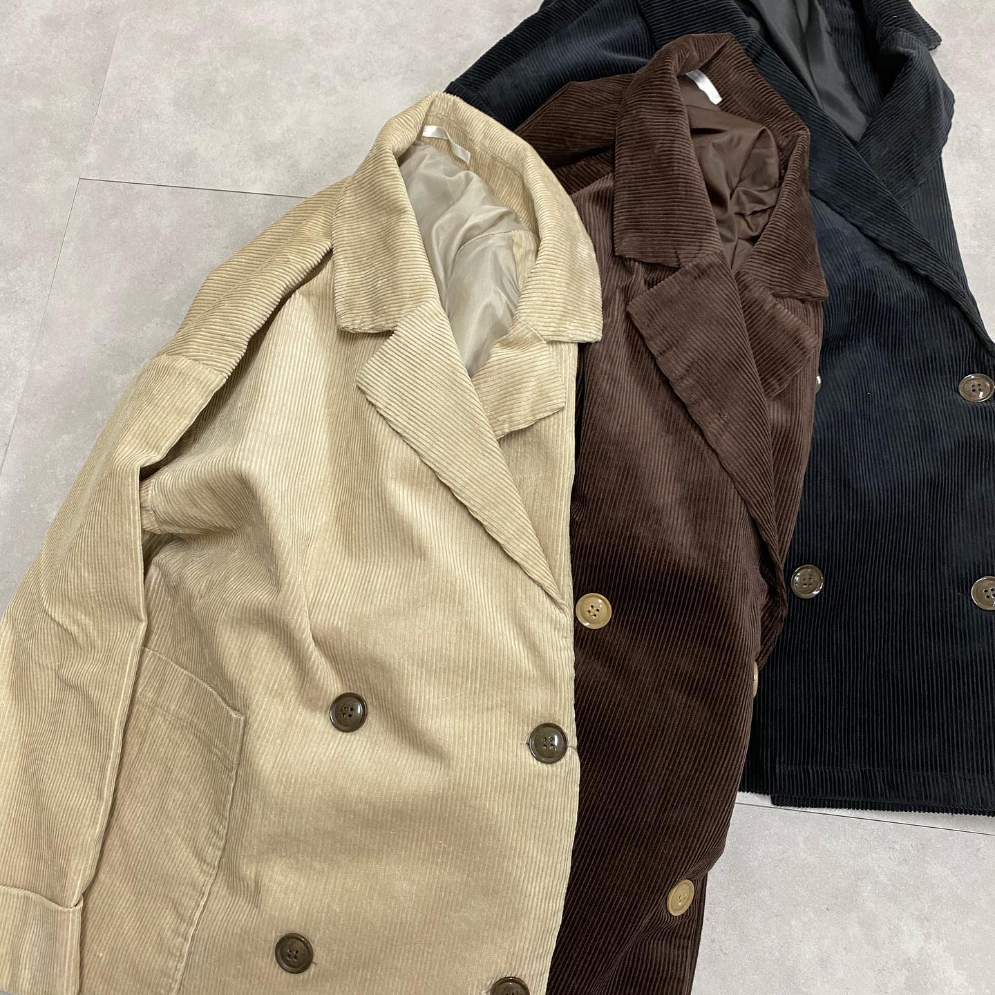 .【new arrival】?RF080021T003ｺｰﾃﾞｭﾛｲﾃｰﾗｰﾄﾞJK▷¥3,900+tax(店舗今週入荷.オンライン近日入荷予定)﻿∥color∥L beige / D brown / blackｾｯﾄｱｯﾌﾟで大人気だったﾃｰﾗｰﾄﾞｼﾞｬｹｯﾄが形そのままでｺｰﾃﾞｭﾛｲ地になって登場！生地違いとの合わせでﾒﾝｽﾞっぽさをなくして#retrogirl_ootd#レトロガール#レトロガールコーデ#トレンドファッション#プチプラコーデ#コーデュロイ #コーデュロイジャケット#テーラード #テーラードジャケット#柄ワンピ #ワンピース #秋コーデ #古着コーデレトロガールアナザー・リブラ アリオ 西新井店@3iiiuuu8  もっちー　157㎝ワンピース▷coming soon