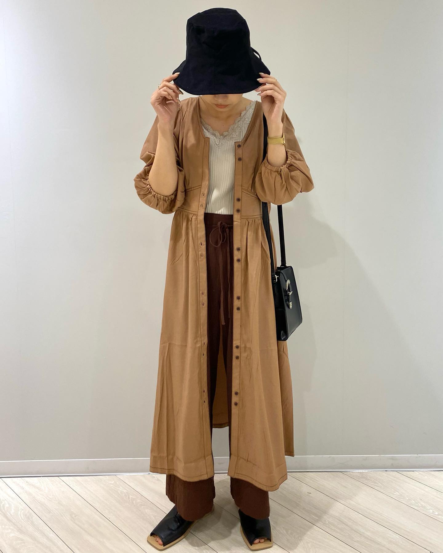 8/12のｲﾝｽﾀﾗｲﾌﾞでも紹介予定【New arrival】? RE156222G001  配色ｽﾃｯﾁﾜﾝﾋﾟｰｽ▷¥4,290(税込) white / brown / black(店舗.オンライン入荷) ∥staff∥ brown : 162㎝black : 165㎝white : 161㎝#retrogirl_ootd#レトロガール#レトロガールコーデ#トレンドファッション#プチプラコーデ#ステッチ #ワンピース #ワンピースコーデ #シンプルコーデ #カジュアルコーデ #高見えコーデ #デートコーデ
