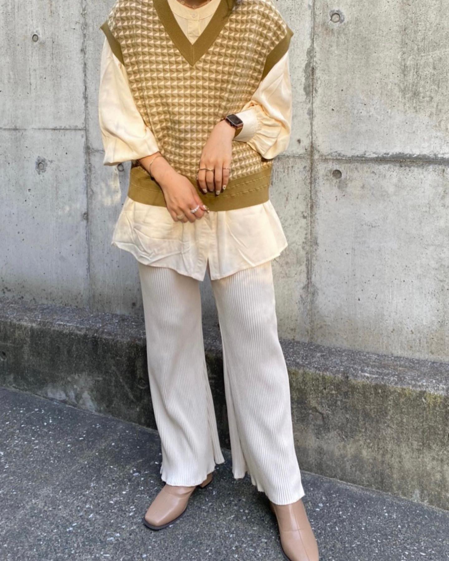 【New arrival】? RF157112T001柄ｼﾞｬｶﾞｰﾄﾞﾆｯﾄﾍﾞｽﾄ▷¥2,750(税込)(店舗今週入荷.オンライン近日入荷) ∥color∥ orange / green / black今年ﾄﾚﾝﾄﾞのｼﾞｬｶﾞｰﾄﾞ柄は秋見えにﾋﾟｯﾀﾘなﾆｯﾄﾋﾞｽﾁｪと相性抜群なｱｲﾃﾑ！今の時期は半袖と合わせて秋先取りｺｰﾃﾞで可愛いく着こなせます♡#retrogirl_ootd#レトロガール#レトロガールコーデ#トレンドファッション#プチプラコーデ#秋カラー #秋コーデ #2021aw#ジャガード柄 #ジャガードニット　#ビスチェ #秋先取り #ニットビスチェ #ロングワンピース