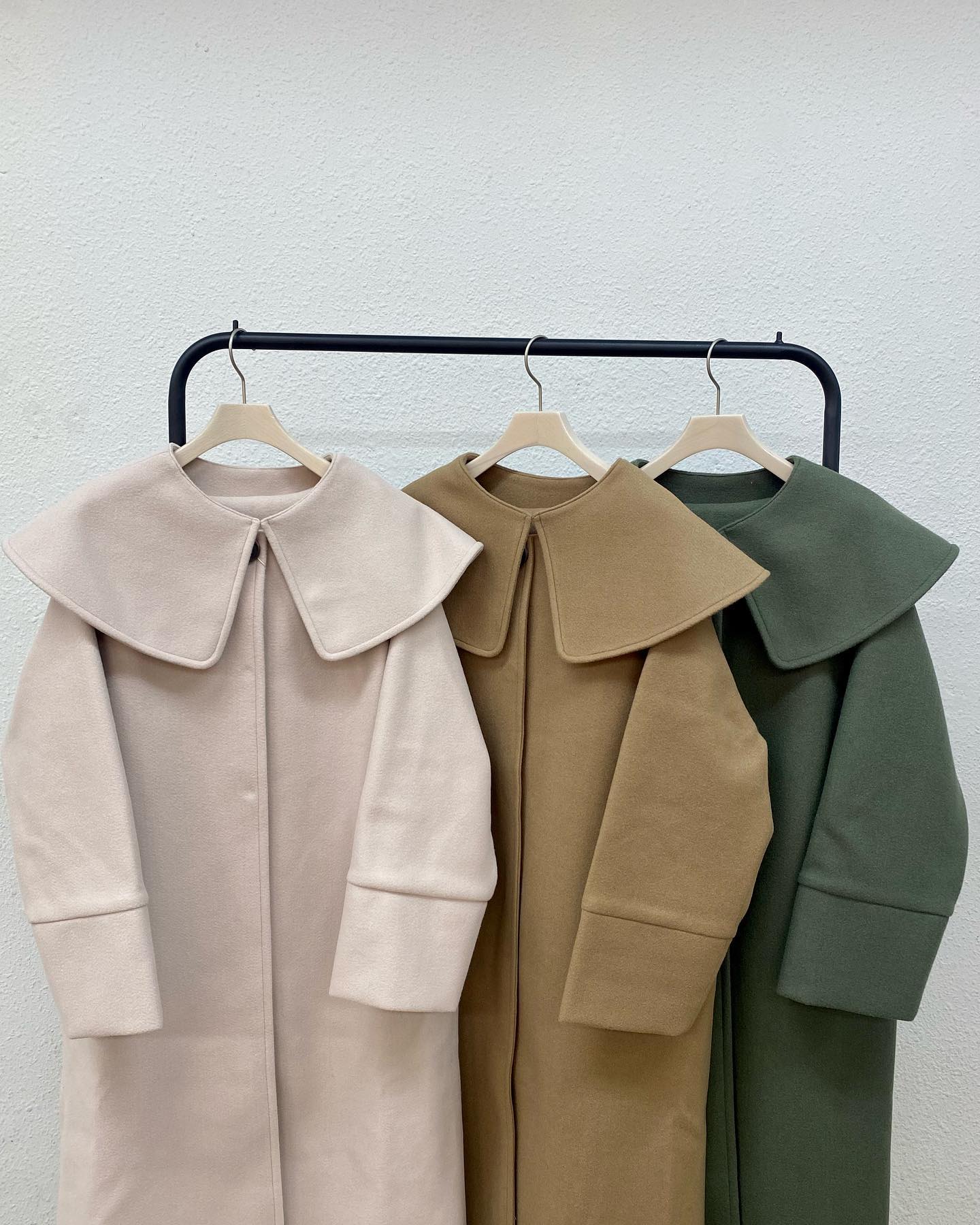 【New arrival】? RW156921G001BIGｶﾗｰﾛﾝｸﾞｺｰﾄ▷¥6,490(税込)(店舗入荷中.オンライン近日入荷) ∥color∥white / green / brown#retrogirl_ootd#レトロガール#レトロガールコーデ#トレンドファッション#プチプラコーデ#冬カラー #冬コーデ #2021awfsfair#アウター　#冬アウター #ワンピース #ワンピースコーデ