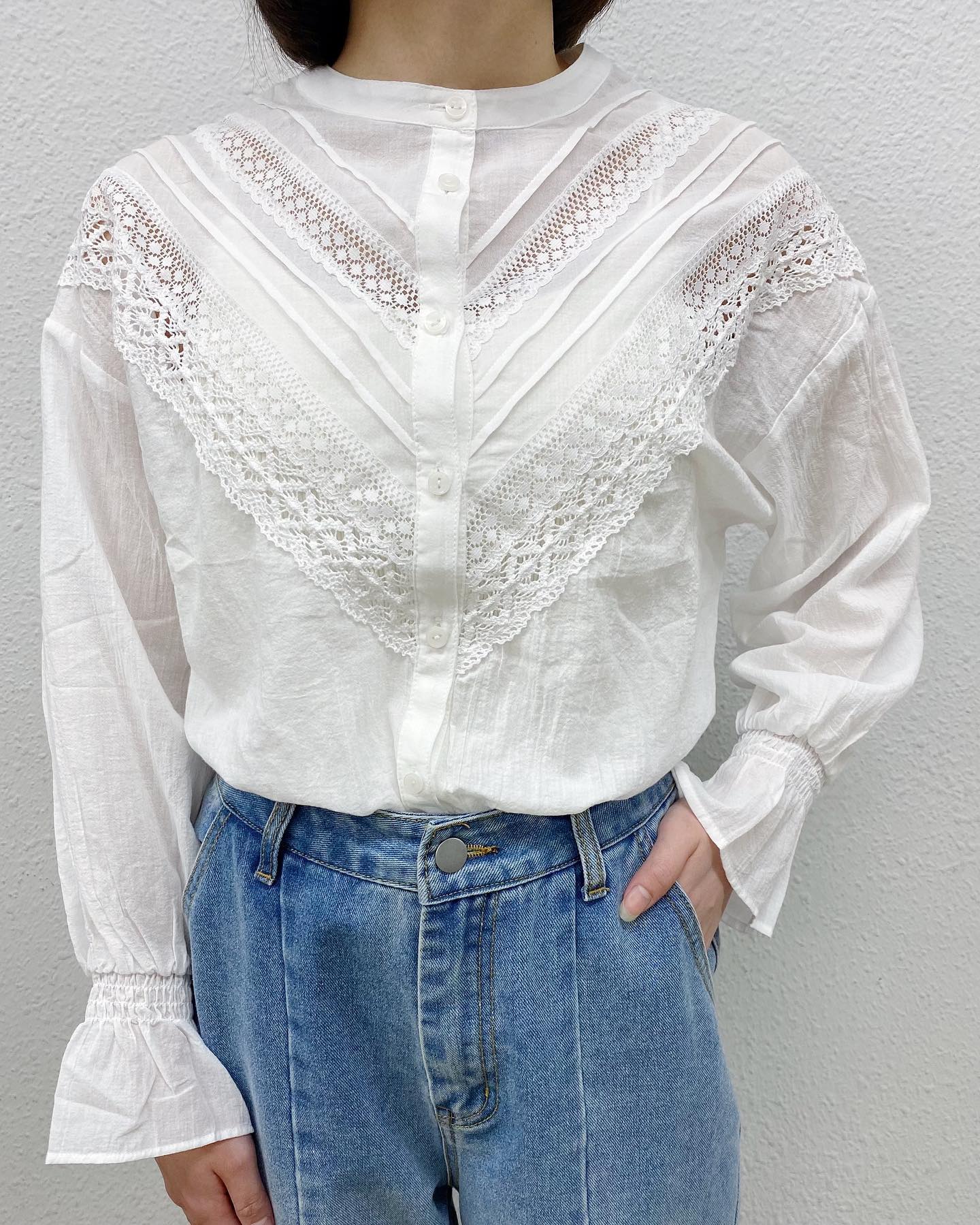 【new arrival】? RP280023B001綿ﾚｰｽﾋﾟﾝﾀｯｸﾌﾞﾗｳｽ▷¥3,190(税込)(店舗今週入荷.ｵﾝﾗｲﾝ近日入荷)∥color∥white / yellow / green#retrogirl_ootd #レトロガール #レトロガールコーデ #プチプラアイテム #プチプラファッション #プチプラコーデ #春アイテム #春コーデ #トレンドアイテム #トレンドファッション #カラーコーデ #カラーアイテム #カラーファッション#ブラウス　#レースピンタック