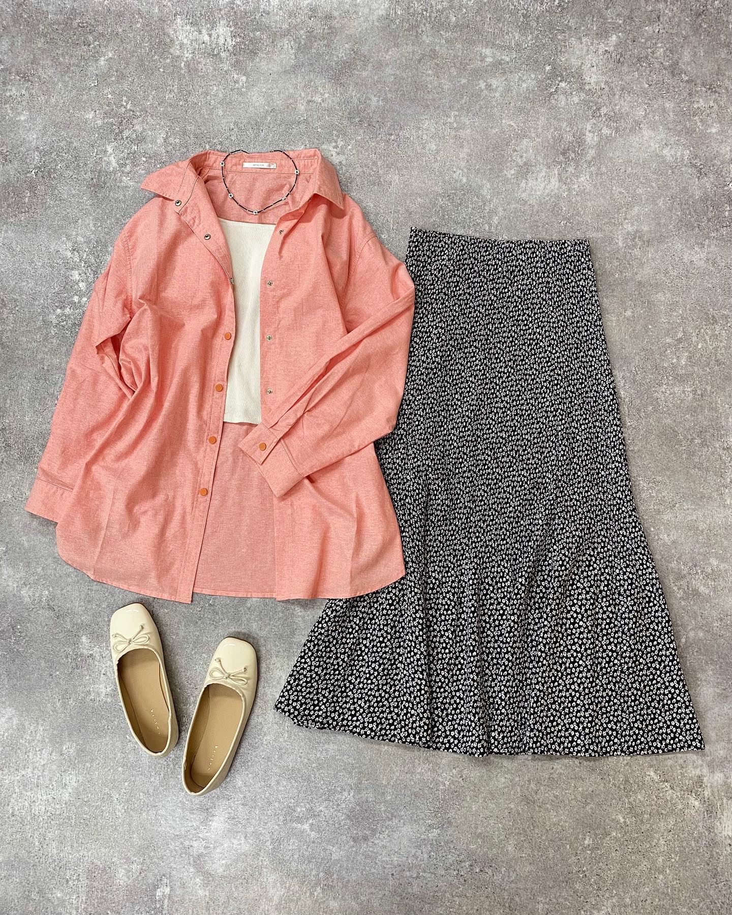 【new arrival】? RP236623T002ﾄﾞｯﾄ釦BIGｼｬﾂ▷¥3,190(税込)(店舗今週入荷.ｵﾝﾗｲﾝ近日入荷)∥color∥white / pink / green#retrogirl_ootd #レトロガール #レトロガールコーデ #プチプラアイテム #プチプラファッション #プチプラコーデ #春アイテム #春コーデ #トレンドアイテム #トレンドファッション #カラーコーデ #カラーアイテム #カラーファッション#シャツ　#シャツコーデ　#カラーシャツ　#マーメイドスカート　#ワンピースコーデ #ワンピース
