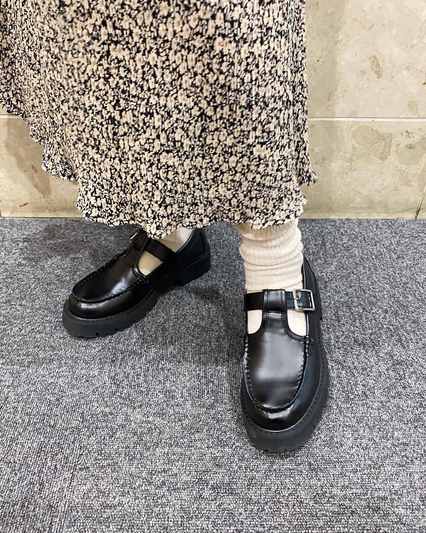 【new arrival】⁡?RA255242B001ｶｯﾄｱｳﾄﾛｰﾌｧｰ▷¥4,290(税込)(店舗今週入荷.ｵﾝﾗｲﾝ近日入荷)white / black#retrogirl_ootd #レトロガール #レトロガールコーデ #プチプラアイテム #プチプラファッション #プチプラコーデ  #秋アイテム　#秋カラー　#ローファー　#靴　#シューズ