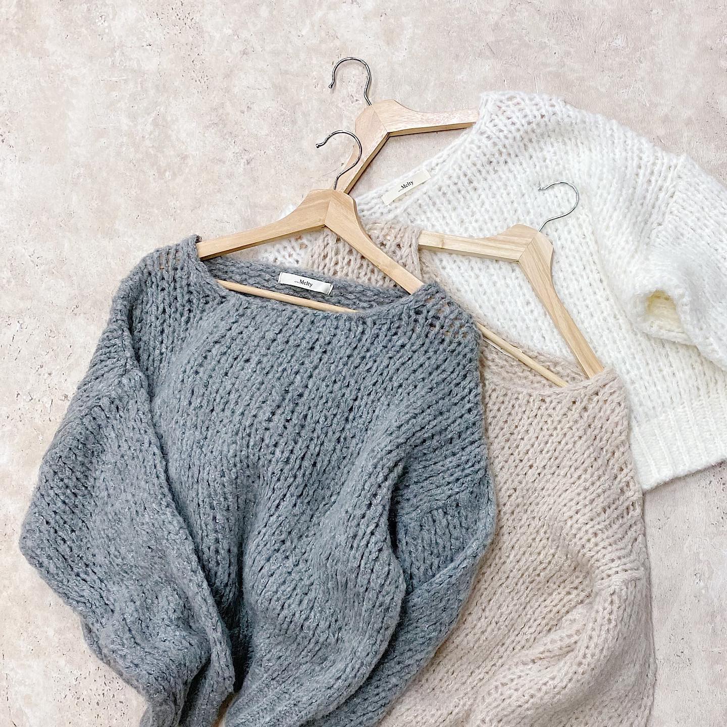 .﻿﻿﻿︎loose knit﻿ ¥5,390﻿﻿﻿﻿﻿﻿﻿﻿#ur_melty #ユアメルティ﻿#ニット #ルーズニット #カラーニット ﻿#ニットコーデ #カラーニットコーデ﻿﻿#パールネックレス #ボールチェーンネックレス #韓国ファッション #韓国風﻿#淡色女子 #淡色コーデ #淡色アイテム﻿#오오티디 #데일리룩 #패션 #패션스타그램 #옷스타그램﻿#일본패션 #유아멜티 #코디 #코디스타그램
