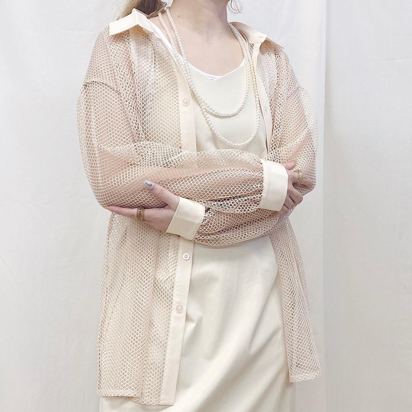 .﻿﻿﻿︎puff shoulder crochet tee﻿ ¥5,390﻿﻿﻿︎leather like cami dress﻿ ¥6,820﻿﻿﻿︎long pearl necklace﻿ ¥1,650﻿﻿﻿﻿﻿﻿﻿﻿#ur_melty #ユアメルティ﻿#メッシュシャツ #メッシュトップス﻿#キャミワンピース #レザーワンピース﻿#ロングパールネックレス #ホワイトコーデ﻿#春コーデ #韓国ファッション #韓国風﻿#오오티디 #데일리룩 #패션 #패션스타그램 #옷스타그램﻿#일본패션 #유아멜티 #코디 #코디스타그램