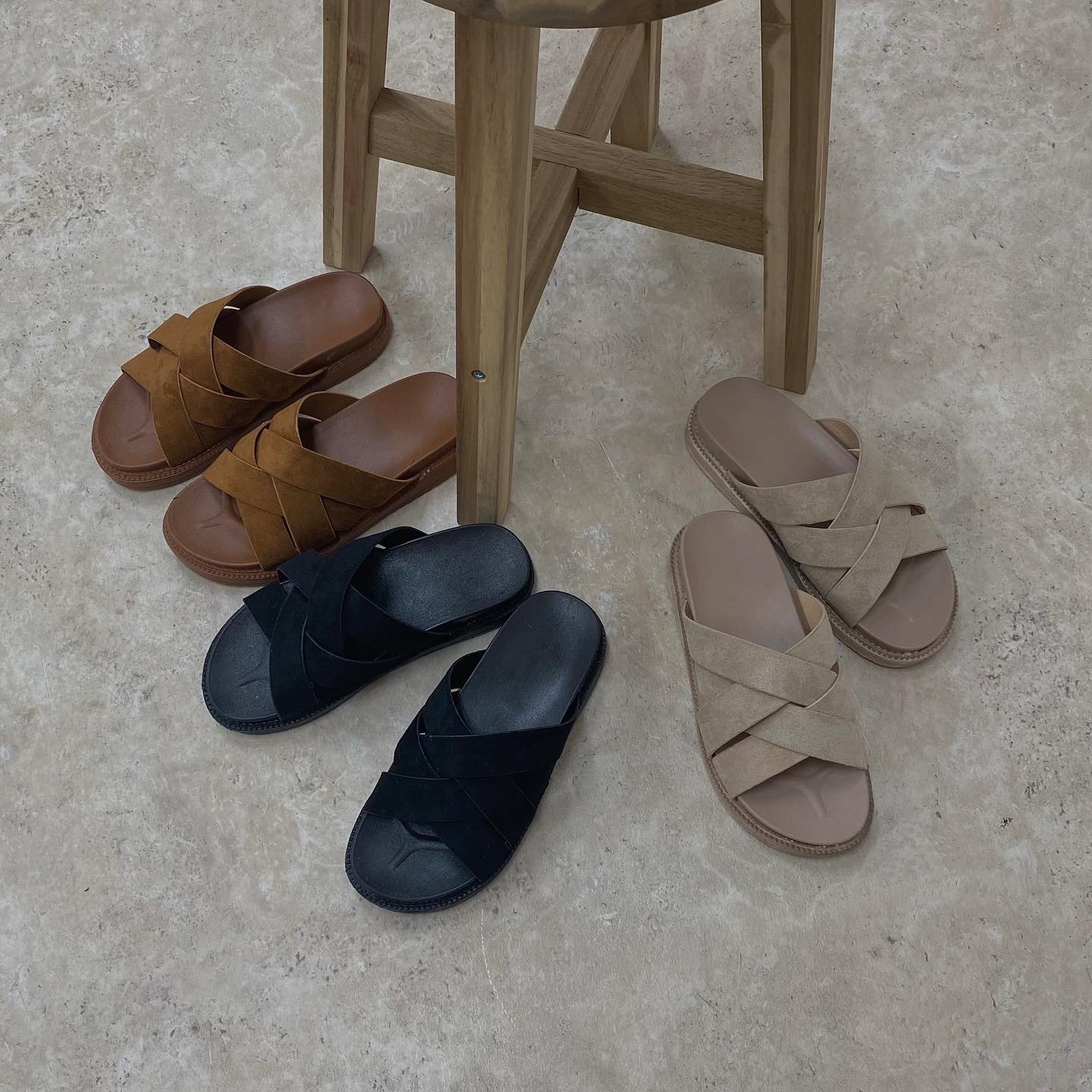 .﻿﻿﻿︎cross sandal﻿ ¥5,390 ( size : M.L )﻿﻿﻿・casiTA 仙台エスパル店﻿・RETRO GIRL ariaz 梅田HEPFIVE店﻿・RETRO GIRL LABO 新宿ルミネエスト店﻿﻿店舗限定アイテム?﻿﻿﻿﻿﻿﻿﻿﻿#ur_melty #urmelty #ユアメルティ﻿#sandal #crosssandal #クロスサンダル﻿#サンダル #サンダルコーデ﻿#コリヨジャ #韓国ファッション #韓国風﻿#オトジョ #大人女子 #オトジョコーデ﻿#오오티디 #데일리룩 #패션 #패션스타그램 #옷스타그램﻿#일본패션 #유아멜티 #코디 #코디스타그램