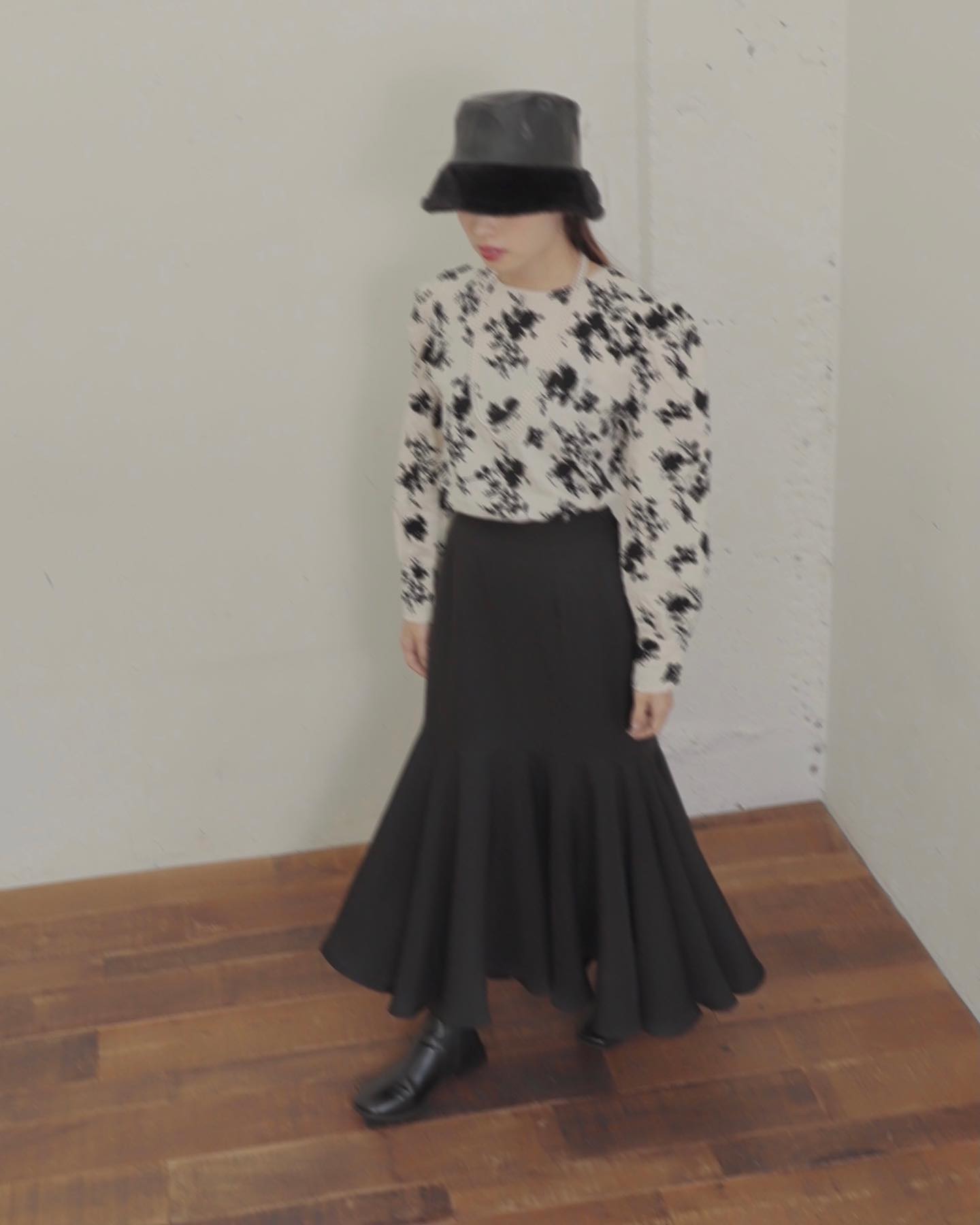 .⁡︎モノクロフラワーブラウス ¥3,520⁡︎マーメイドスカート ¥4,290⁡⁡⁡モノクロフラワーブラウス今週末店舗入荷予定です♡⁡お楽しみに...?⁡⁡⁡⁡⁡⁡⁡#ur_melty #urmelty #ユアメルティ #ブラウス #花柄ブラウス #柄ブラウス #マーメイドスカート #スカートコーデ #ブラウスコーデ #花柄コーデ #韓国っぽ #韓国っぽコーデ #韓国ファッション #韓国風 #コリヨジャ #オトジョ #大人女子 #オトジョコーデ #バケハ #バケハコーデ #バケハ女子 #오오티디 #데일리룩 #패션 #패션스타그램 #옷스타그램 #일본패션 #유아멜티 #코디 #코디스타그램