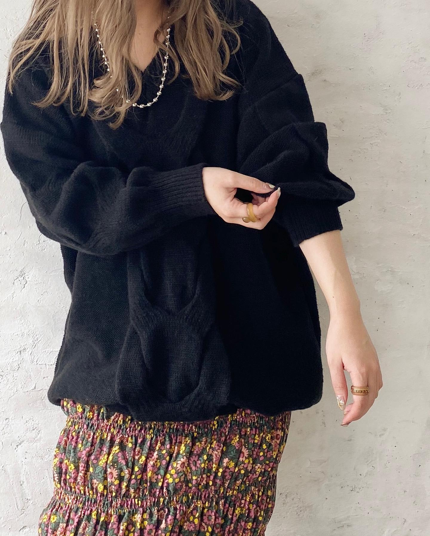" hit item "⁡︎ケーブルボリュームニット ¥4,290 → ¥3,190 (店舗限定価格)⁡⁡冬にかかせないニット?取り扱い店舗、オンラインにて現在販売中です。⁡⁡⁡⁡⁡⁡⁡⁡#urmelty #ユアメルティ#ニット #ケーブルニット #ニットコーデ #ケーブルニットコーデ #ブラックコーデ #スカート #シャーリングスカート #スカートコーデ #マーメイドスカートコーデ #花柄スカート #花柄コーデ #ガーリーアイテム #ブーツコーデ #花柄アイテム #花柄女子 #韓国っぽ #韓国っぽコーデ #韓国ファッション #韓国風 #コリヨジャ #オトジョ #大人女子 #オトジョコーデ