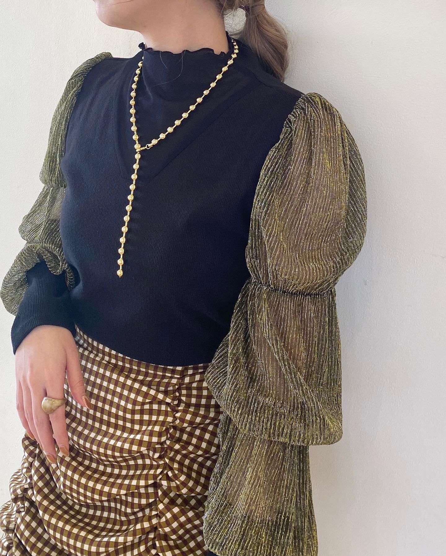 " new item "⁡︎ラメスリーブニット ¥4,950⁡⁡取り扱い店舗に順次入荷しております。⁡オンラインは来週入荷予定です。お楽しみに♡⁡⁡⁡⁡⁡⁡⁡⁡#urmelty #ユアメルティ #ニット #ニットトップス #ラメニット #デザインニット #ラメトップス #ニットコーデ #ラメニットコーデ #デザインニットコーデ  #シャーリングスカートコーデ #デザインスカート #デザインスカートコーデ #ガーリーアイテム #春アイテム #春コーデ #韓国っぽ #韓国っぽコーデ #韓国ファッション #韓国風 #コリヨジャ #オトジョ #大人女子 #オトジョコーデ