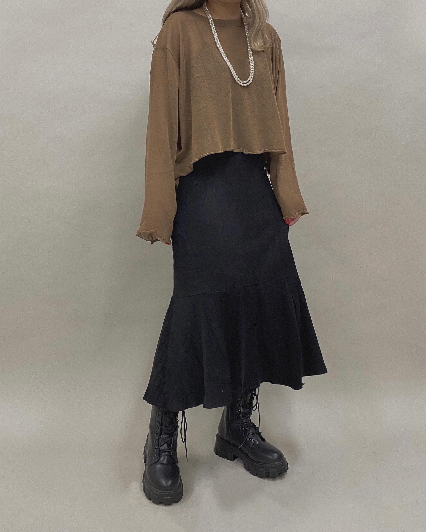 " hit item "⁡brownとても人気です。⁡⁡︎シアーニット ¥3,190⁡︎スリットマーメイドスカート ¥4,290⁡⁡⁡⁡⁡⁡ ⁡⁡⁡⁡⁡ #urmelty #ユアメルティ #ニット #シアーニット #カラーニット #秋ニット #ニットコーデ #シアーニットコーデ #カラーニットコーデ  #秋ニットコーデ #スカート #マーメイドスカート #カラースカート #スカートコーデ #マーメイドスカートコーデ #ガーリーコーデ #ガーリーアイテム #カジュアルコーデ #カジュアルアイテム #秋アイテム #秋コーデ #韓国っぽ #韓国っぽコーデ #韓国ファッション #韓国風 #コリヨジャ #オトジョ #大人女子 #オトジョコーデ