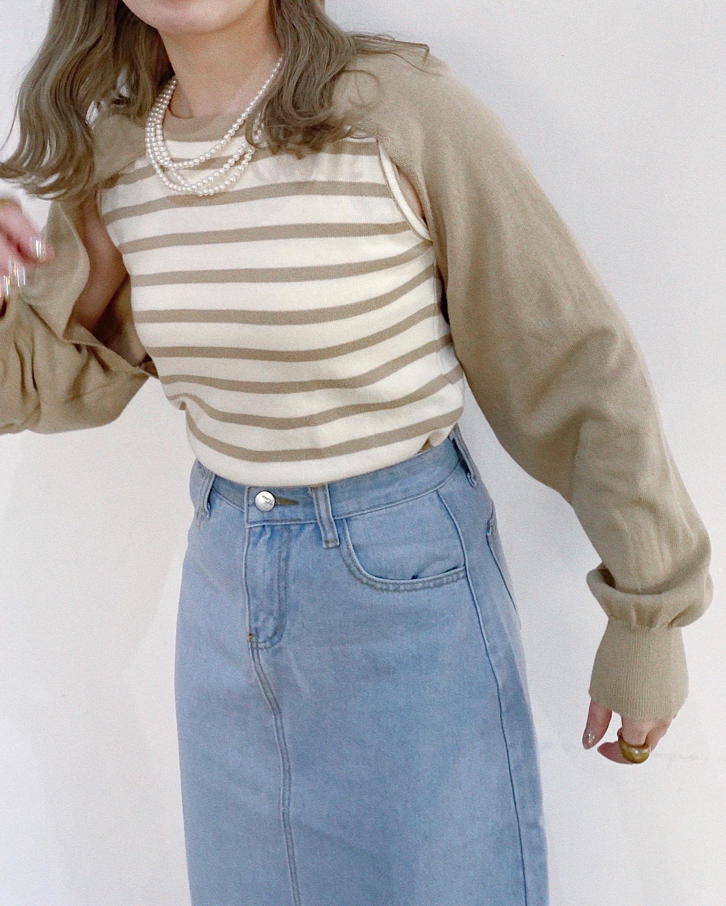 " new item ! "⁡春はベージュもオススメです⁡⁡︎セパレートボーダーニット ¥4,950⁡⁡新宿・梅田・天王寺の取り扱い店舗限定アイテム♡ ⁡⁡⁡⁡⁡⁡⁡ #urmelty #ユアメルティ #ニット #ボーダーニット #春ニット #デザインニット #カジュアルニット #ニットコーデ  #ボーダーニットコーデ #デザインニットコーデ #春ニットコーデ #カジュアルニットコーデ #ガーリーコーデ #ガーリーアイテム #カジュアルコーデ #カジュアルアイテム #春アイテム #春コーデ #ブラックコーデ #韓国っぽ #韓国っぽコーデ #韓国ファッション #韓国風 #コリヨジャ #オトジョ #大人女子 #オトジョコーデ