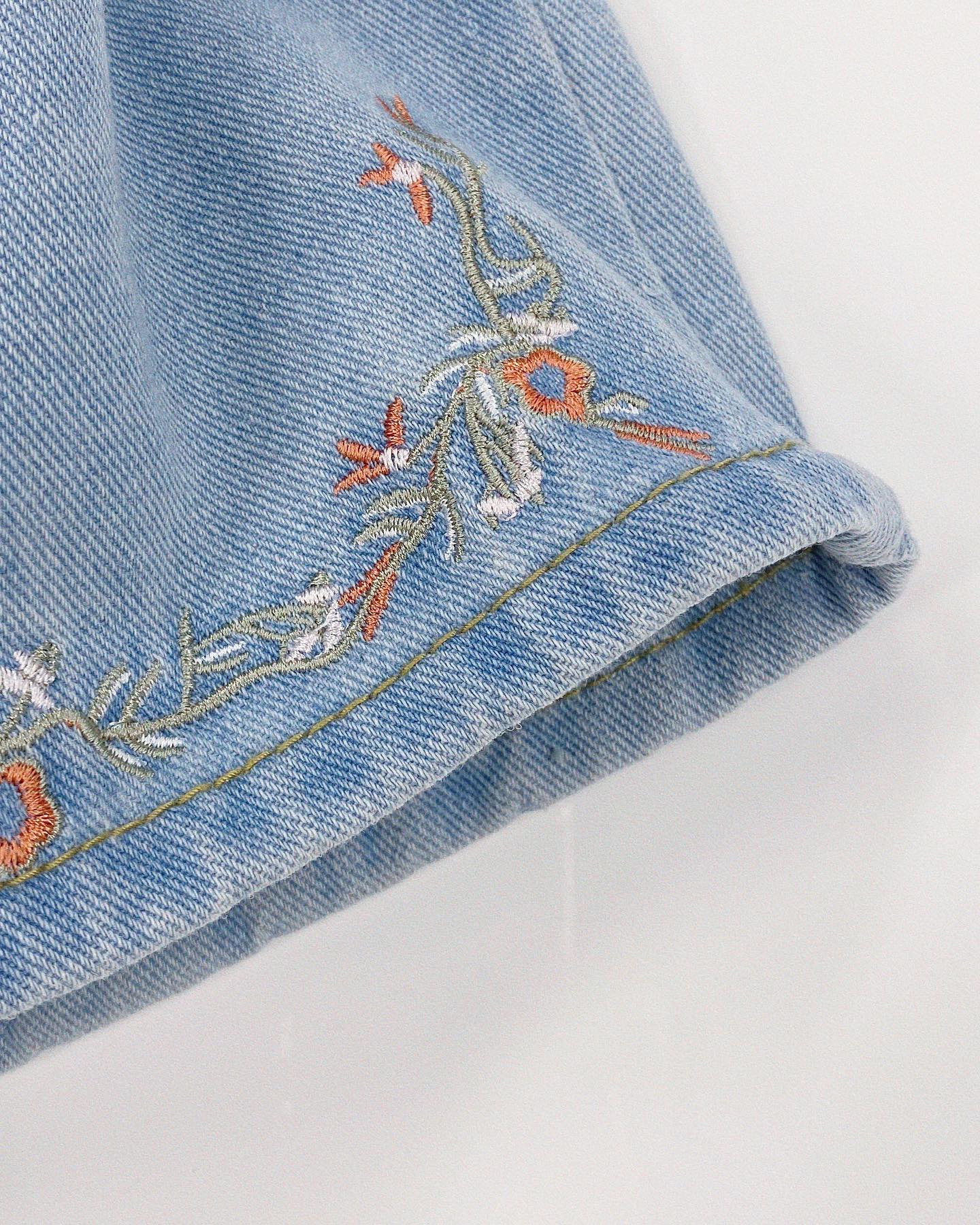 " new item ! "⁡今年らしい刺繍アイテム?今週末より順次取り扱い店舗入荷します。⁡⁡︎フラワー刺繍デニムスカート ¥4,290⁡⁡ ⁡⁡⁡⁡⁡⁡⁡ #urmelty #ユアメルティ #スカート #デニムスカート #刺繍スカート #花柄スカート #花柄刺繍 #スカートコーデ  #デニムスカートコーデ #刺繍スカートコーデ #花柄コーデ #ボーダーコーデ #春スカートコーデ #デニムコーデ #ガーリーコーデ #ガーリーアイテム #カジュアルコーデ #カジュアルアイテム #春アイテム #春コーデ #ブラックコーデ #韓国っぽ #韓国っぽコーデ #韓国ファッション #韓国風 #コリヨジャ #オトジョ #大人女子 #オトジョコーデ
