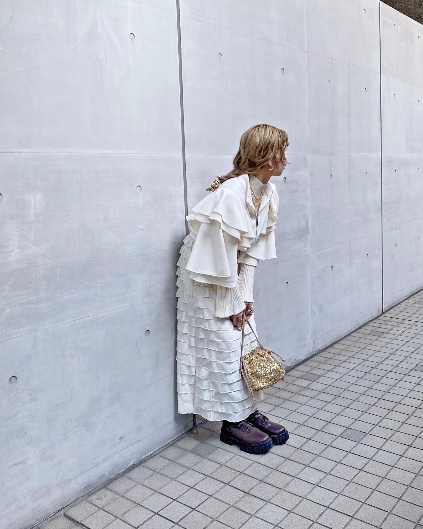 " white style 🤍 "⁡素材感のあるフリルアイテムで冬のホワイトコーデもワンランク上に🕊️⁡⁡⁡︎フリルパーカー ¥6,490⁡︎フリルスカート ¥5,390⁡⁡⁡⁡⁡⁡⁡⁡⁡⁡⁡#urmelty #ユアメルティ #スカート #フリルスカート #ロングスカート #デザインスカート #スカートアイテム #秋スカート #キラキラトップス #フリルアイテム #フリルパーカー #秋アイテム #スカートコーデ #フリルスカートコーデ #ロングコーデ #デザインスカートコーデ #フリルコーデ #ワントーンコーデ  #秋スカートコーデ  #ホワイトコーデ  #ガーリーコーデ #ガーリーアイテム #秋コーデ  #韓国っぽ #韓国っぽコーデ #韓国ファッション #オトジョ #大人女子 #オトジョコーデ