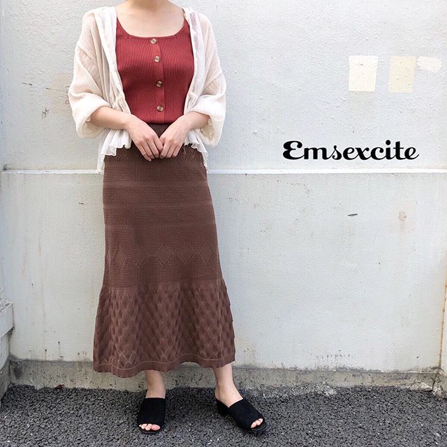 .まとまりのあるカラーでまとめた大人コーデ------------------------------------?EM9P0121A005シャーリングパーカー¥3,900+tax.?EM980012B002スクエアーニットタンク¥1,900+tax.?EM980031B001マーメイドニットスカート¥2,900+tax....@emsexciteをタグ付けでコーデや購入品を見せてね※タグ付けしてくれるとお知らせが来るので見つけやすいです^ ^いつも楽しみにしています....#エムズエキサイト #emsexcite #emsexcite好きと繋がりたい #お洒落さんと繋がりたい #プチプラ #プチプラコーデ #おしゃれさんと繋がりたい #スタイリスト #スタイリスト #雑誌 #モデル #撮影 #可愛い #大人ガーリー #大人カジュアル #着まわしコーデ #パーカー #冷房対策 #クーラー #ニットタンク #ニットスカート #マーメイドスカート #チョコレートコーデ