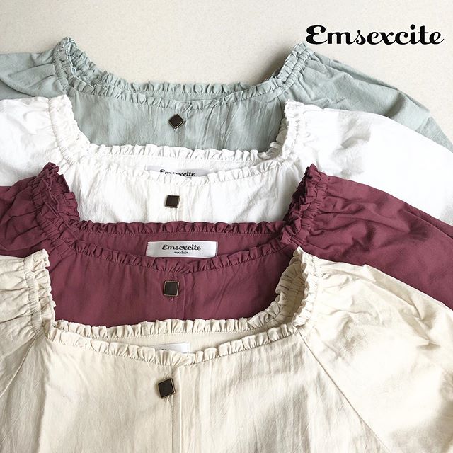 .秋もブラウスが無いと始まらない❣️------------------------------------?EM9S0223B008スクエア色々釦ブラウス¥2,500+tax....@emsexciteをタグ付けでコーデや購入品を見せてね※タグ付けしてくれるとお知らせが来るので見つけやすいです^ ^いつも楽しみにしています....#エムズエキサイト #emsexcite #emsexcite好きと繋がりたい #お洒落さんと繋がりたい #プチプラ #プチプラコーデ #おしゃれさんと繋がりたい #スタイリスト #スタイリスト #雑誌 #モデル #撮影 #可愛い #大人ガーリー #大人カジュアル #着まわしコーデ #レース #フリル #夏コーデ #お嬢様コーデ #ブラウス #神ブラウス