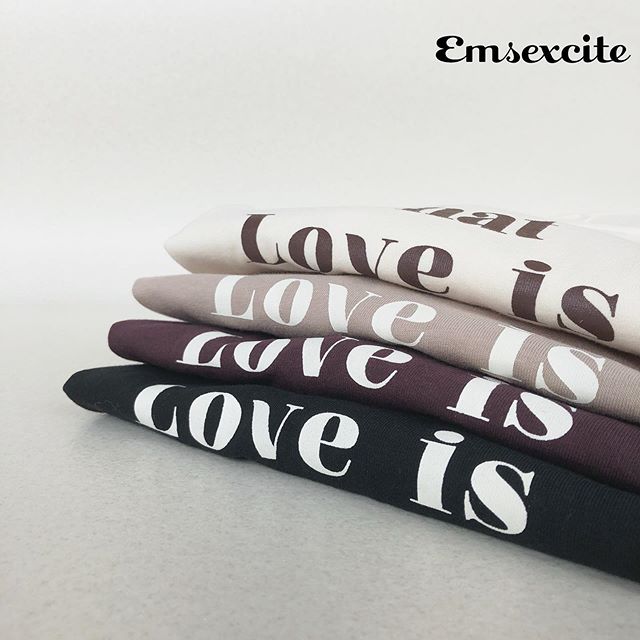 .------------------------------------?EM954711B012ロゴプリントTEE¥1,500+tax....@emsexciteをタグ付けでコーデや購入品を見せてね※タグ付けしてくれるとお知らせが来るので見つけやすいです^ ^いつも楽しみにしています....#エムズエキサイト #emsexcite #emsexcite好きと繋がりたい #お洒落さんと繋がりたい #プチプラ #プチプラコーデ #おしゃれさんと繋がりたい #スタイリスト #スタイリスト #雑誌 #モデル #撮影 #可愛い #大人ガーリー #大人カジュアル #着まわしコーデ #レース #フリル #秋コーデ #ロゴT