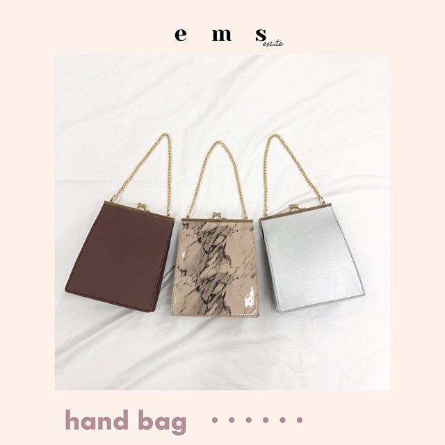 ︎﻿大人気がま口﻿————————————————﻿EP0S0143A0014﻿スクエアがま口BAG﻿2900+tax﻿﻿﻿﻿﻿﻿﻿﻿﻿﻿#emsexcite #エムズエキサイト﻿#ems #エムズ #emsexciteコーデ﻿#emsexcite好きと繋がりたい #量産型 #低身長ファッション #着まわしコーデ #ガーリー  #新作 #着回し力 #双子コーデ #透け感 #がま口