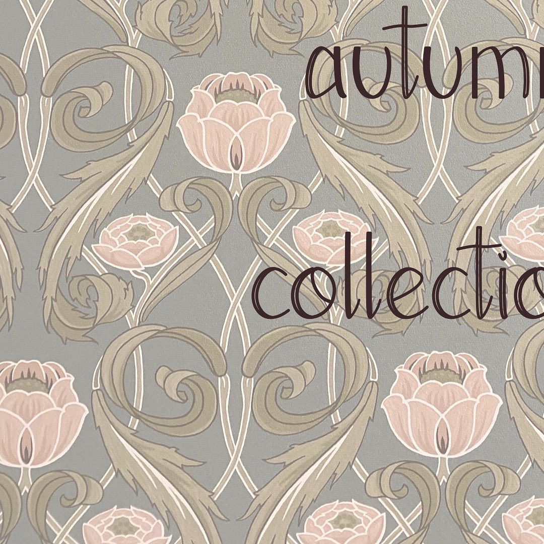 ︎﻿2020 Autumn Collection﻿﻿﻿﻿EF053645G001﻿リボン付フェルトカンカン帽﻿¥3,190 9月下旬﻿﻿EW055823T001﻿細コールパワショルブラウス﻿¥3,190 10月上旬﻿﻿EF080031G001﻿アソートミニスカート﻿¥2,530  9月中旬﻿﻿﻿﻿#emsexcite #エムズエキサイト﻿#emsexcite2020autumn﻿#autumn #新作 #秋物