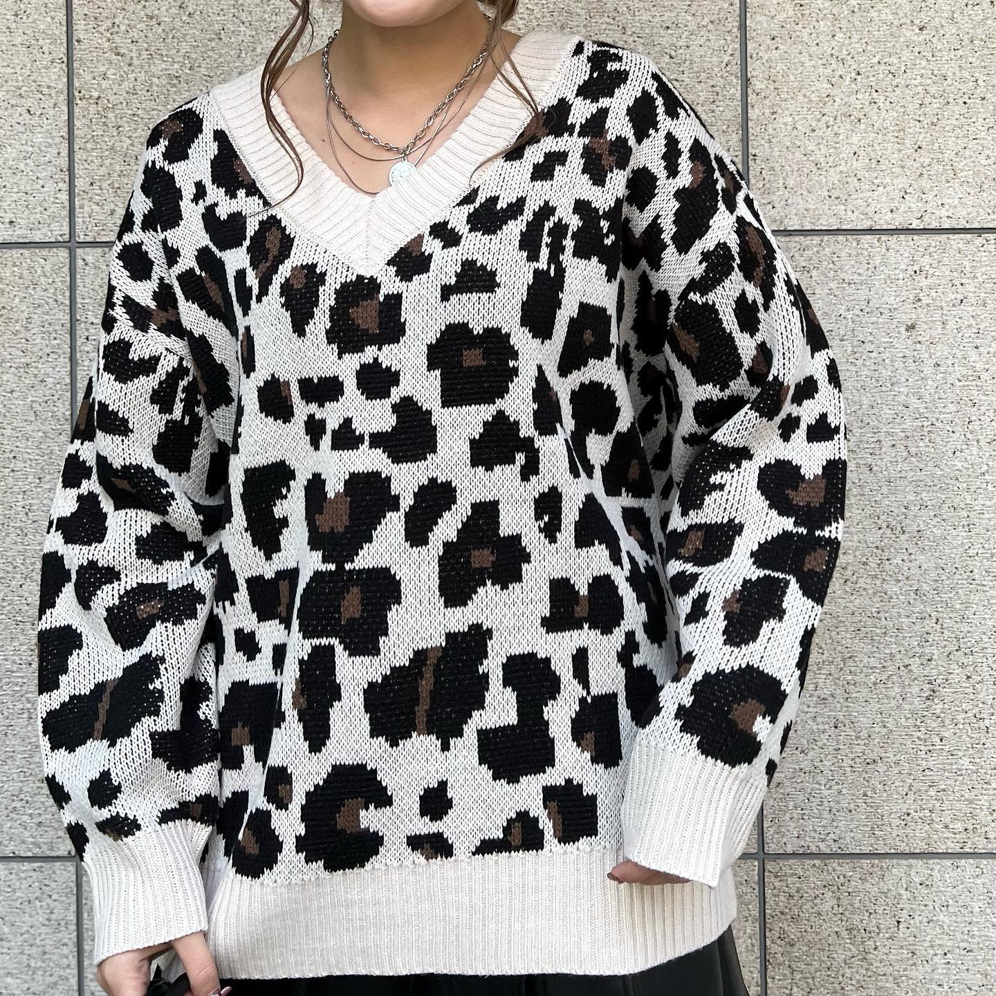 店頭入荷中のunisexニット?深めのＶネックで首回りもスッキリします！ハイネックを中に着ても◎————————————————EU180012B003柄アソートチュニックニット¥3190 with tax⁡⁡⁡#emsexcite #エムズエキサイト#emsexciteコーデ#ootd#code#冬服#プチプラ#プチプラコーデ#冬コーデ#新作#人気アイテム#ニット#ニットコーデ#vネック#ユニセックス#unisex#柄ニット#レオパード#ゼブラ柄#ブロック柄#オソロコーデ#韓国コーデ#韓国ファッション#きょこ#量産型#ライブ参戦#トレンドファッション#参戦服⁡⁡
