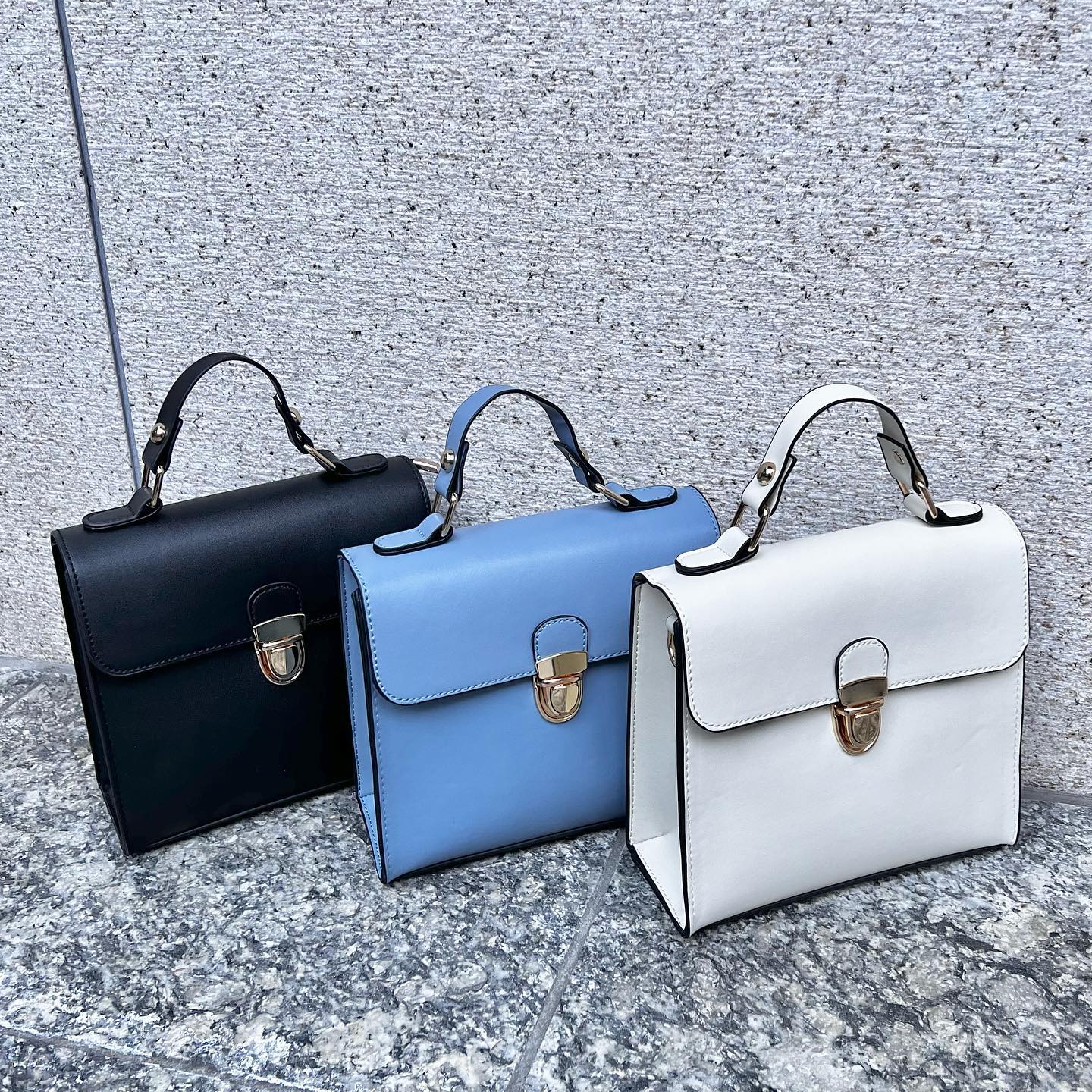 店頭入荷中の新作バッグハンドでもショルダーでも◎————————————————EP280043T001パイピングサッチェルBAG¥3190 with tax⁡⁡#emsexcite #エムズエキサイト#emsexciteコーデ#ootd#code#春服#プチプラ#プチプラコーデ#春コーデ#新作#人気アイテム#パイピング#サッチェル#サッチェルバッグ#バッグの中身#バッグ#ショルダーバッグ#ハンドバッグ#海外ガール#春ファッション#オソロコーデ#韓国コーデ#韓国ファッション#きょこ#量産型#ライブ参戦#トレンドファッション#参戦服⁡⁡