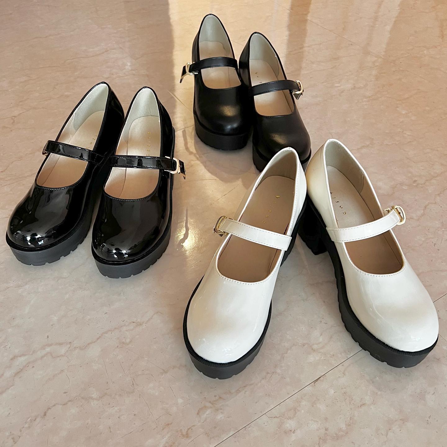 ♡店頭入荷中のストラップシューズ厚底なので足長効果抜群️————————————————EA251242T001ストラップシューズ¥3850 with tax⁡⁡#emsexcite #エムズエキサイト#emsexciteコーデ#ootd#code#春服#プチプラ#プチプラコーデ#春コーデ#新作#人気アイテム#ストラップシューズ#厚底#厚底シューズ#シューズ#足元倶楽部#フレンチガーリー#海外ガール#春ファッション#オソロコーデ#韓国コーデ#韓国ファッション#きょこ#量産型#ライブ参戦#トレンドファッション#参戦服⁡⁡