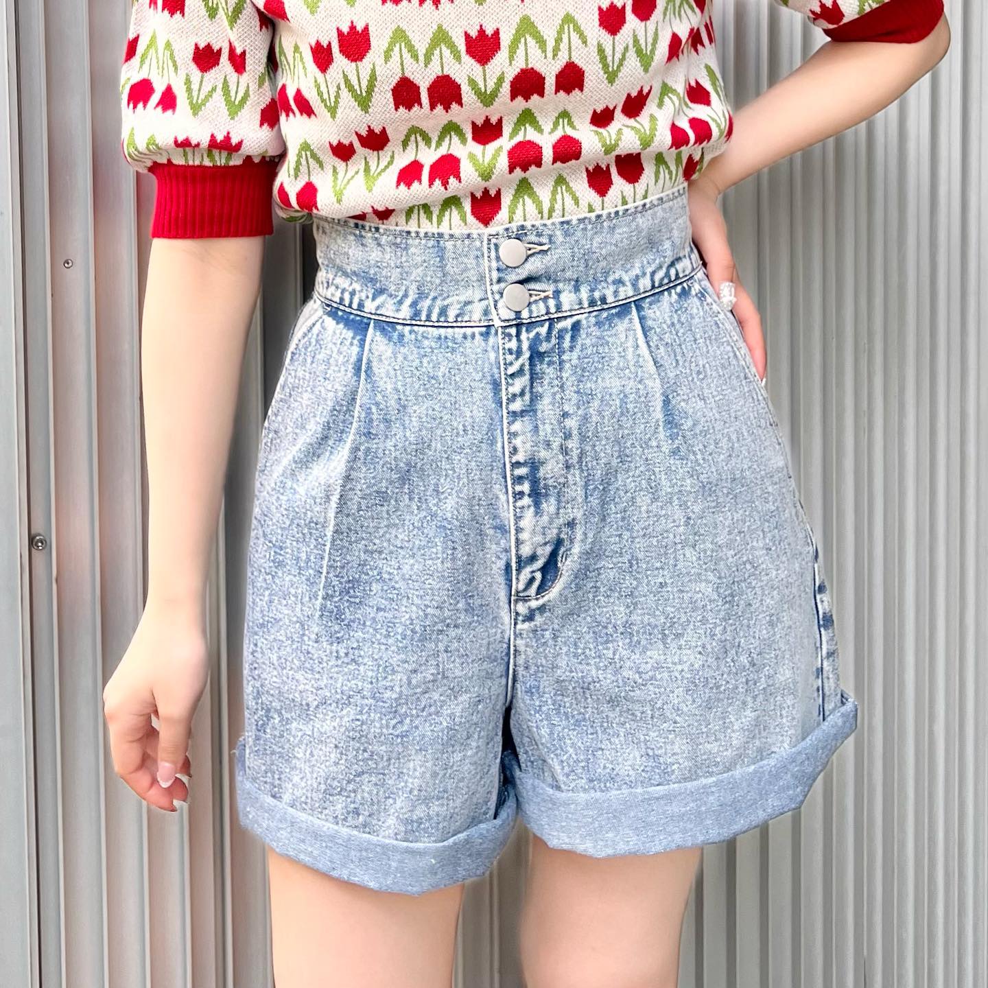♡店頭入荷中のデニムショートパンツロールアップは調節可能なため身長、お好みの丈感に合わせられます️————————————————EA234832T004ロールアップデニムショートパンツ¥2970 with tax⁡⁡⁡#emsexcite #エムズエキサイト#emsexciteコーデ#ootd#code#春服#プチプラ#プチプラコーデ#春コーデ#新作#人気アイテム#ロールアップ#デニムショートパンツ#ショートパンツ#ショーパン#デニム#カジュアル#カジュアルコーデ#オソロコーデ#韓国コーデ#韓国ファッション#きょこ#量産型#ライブ参戦#トレンドファッション#参戦服⁡⁡