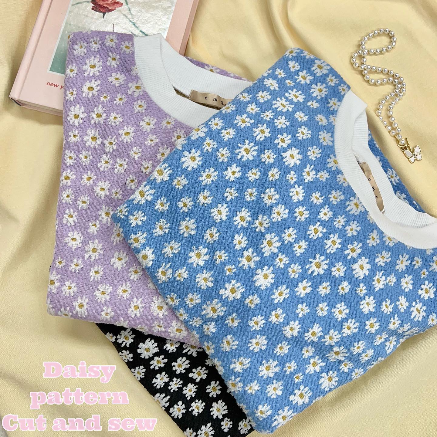 ♡店頭入荷中のデイジー柄のカットソーサロペット合わせ、カラーパンツ合わせがオススメです！————————————————EM241511T006デイジー半袖カット¥2530 with tax⁡#emsexcite #エムズエキサイト#emsexciteコーデ#ootd#code#夏服#プチプラ#プチプラコーデ#夏コーデ#新作#人気アイテム#デイジー#デイジー柄#半袖#カットソー#花柄#花柄トップス#サロペットコーデ#カジュアルコーデ#オソロコーデ#韓国コーデ#韓国ファッション#きょこ#量産型#ライブ参戦#トレンドファッション#参戦服⁡⁡