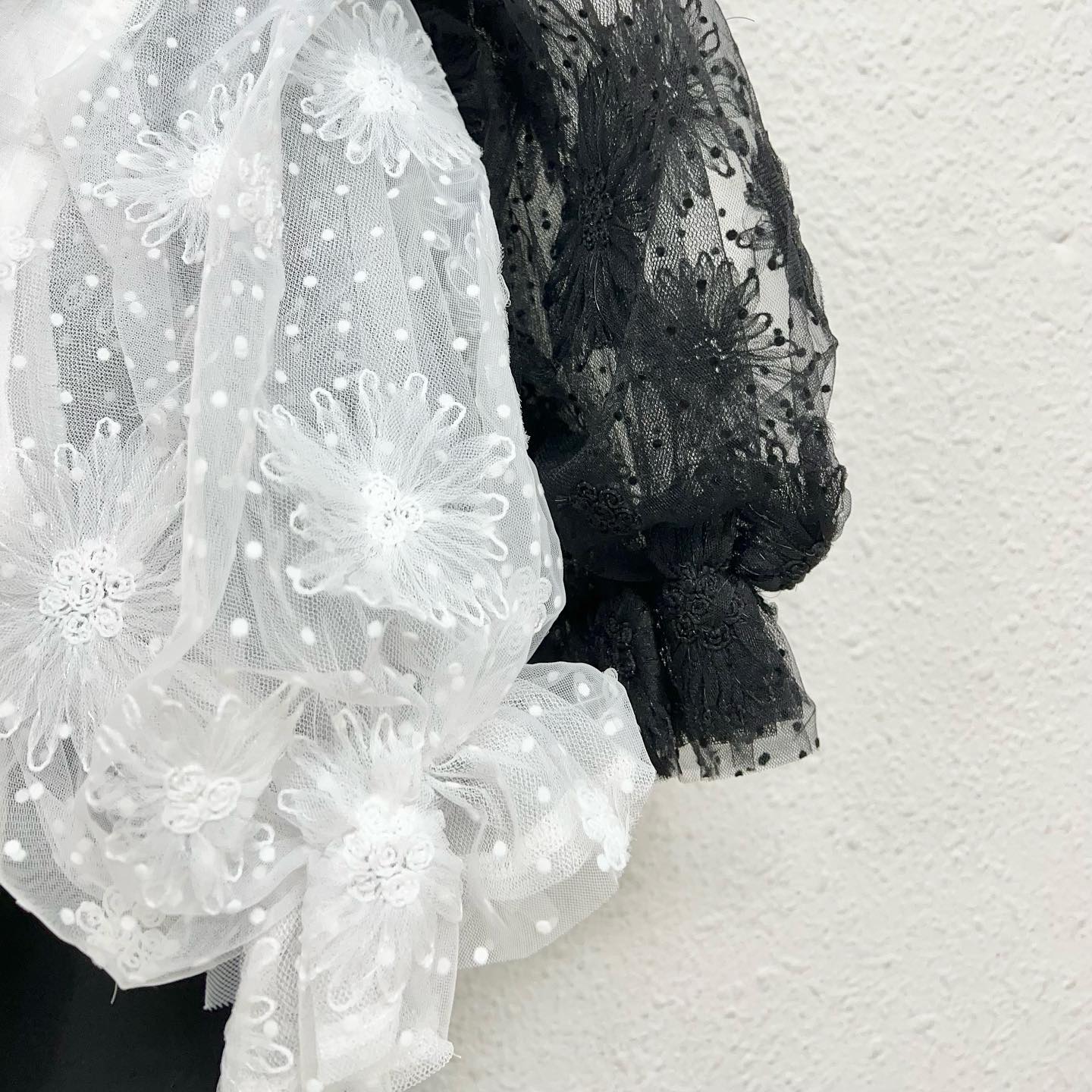 ♡店頭入荷中のフラワー刺繍の袖が可愛いブラウス透け感とボタンが可愛い————————————————EM256923S001flowerスリーブブラウス¥3190 with tax⁡#emsexcite #エムズエキサイト#emsexciteコーデ#ootd#code#夏服#プチプラ#プチプラコーデ#夏コーデ#新作#人気アイテム#ブラウス#白ブラウス#透け感コーデ#シアー#シアーコーデ#ブラウスコーデ#フレンチガーリー#ガーリーコーデ#オソロコーデ#韓国コーデ#韓国ファッション#きょこ#量産型#ライブ参戦#トレンドファッション#参戦服⁡⁡
