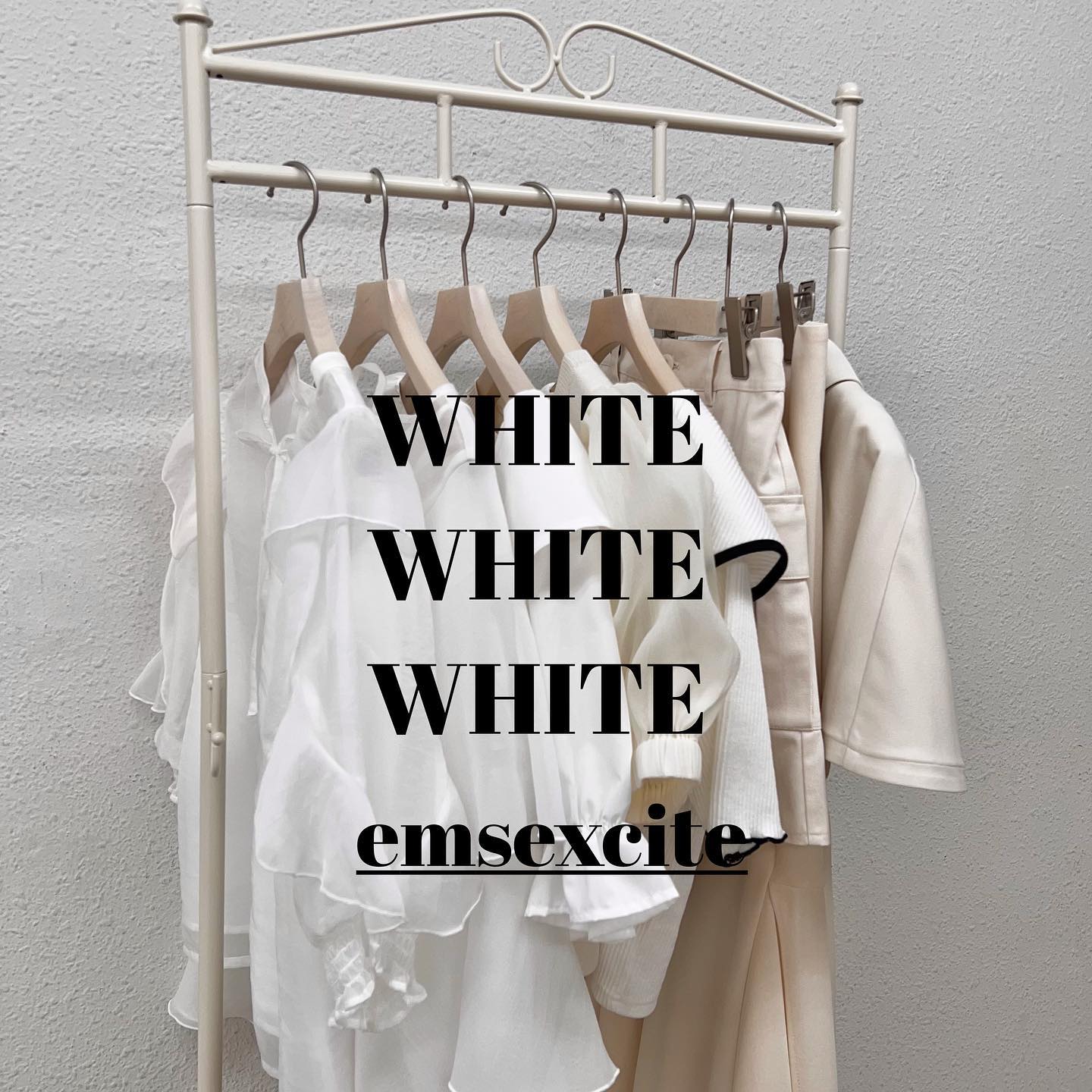 ems exciteのホワイトのアイテムをまとめました⁡2WAYカラーVフリルブラウス￥3190⁡アソートフリルワンピース￥4290⁡シアーフリルスリーブブラウスセット￥3850⁡2WAYケープ付ベストコート￥5390⁡シアーボウタイブラウス￥3190⁡デカ襟５分袖カットソー￥2530⁡パフ袖ニット¥3190⁡アソート肩フリルブラウス￥3190⁡#emsexcite#エムズエキサイト#ホワイト#ホワイトコーデ#フリルブラウス#フリルワンピース#シアーブラウス#シアーコーデ#ケープ#ケープベスト#ポンチョ#ボウタイブラウス#リボンブラウス#パフ袖ニット#ニットコーデ#春ニット#肩フリルブラウス#大人ガーリー#ガーリーコーデ#オソロコーデ#双子コーデ#ライブ参戦服#フレンチガーリー