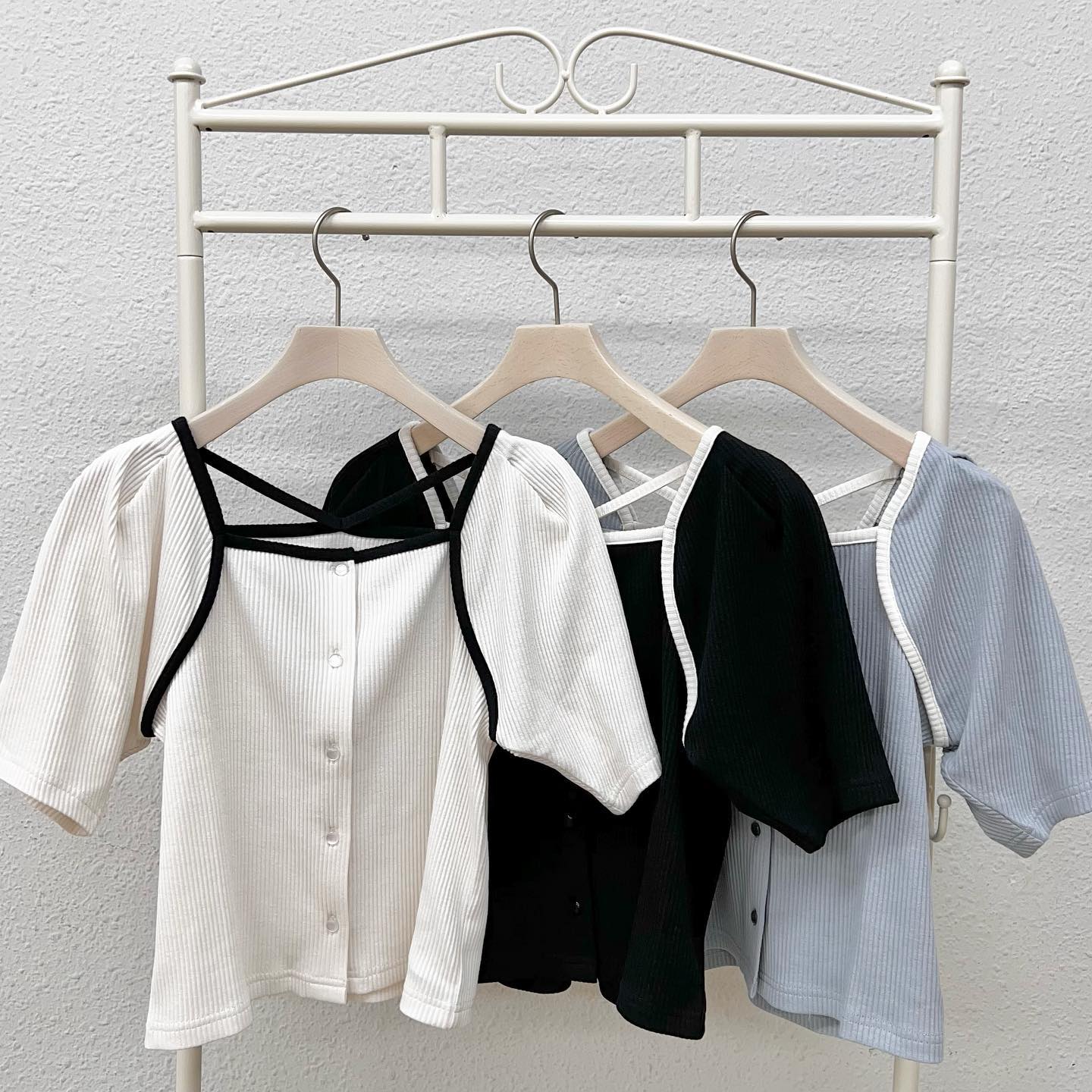 ♡店頭入荷中配色がアクセントになっている新作カットソーが入荷しております————————————————————EM357111T005配色2wayテレコカットソー￥2530⁡⁡⁡⁡⁡⁡⁡⁡#emsexcite  #エムズエキサイト#emsexciteコーデ#ootd#code#春服#プチプラ#プチプラコーデ#春コーデ#人気アイテム#配色 ...