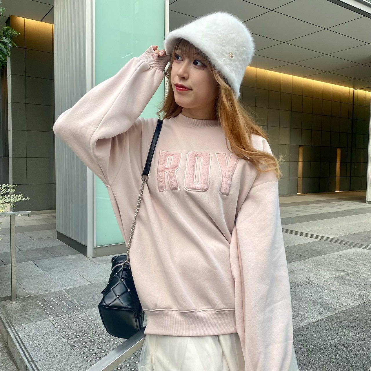 ⁡? NEW ARRIVAL ?⁡⁡♡EW341511B001ふわふわロゴトレーナー　¥3,190（税込）⁡【 color 】⁡white . black . pink⁡ロゴ部分がふわふわ素材になったトレーナー大きめなシルエットで、チュールスカートと合わせてとことんガーリーにしてもショートパンツと合わせても定番のカジュアルガーリーコーデが完成します♡⁡中が起毛素材になっているのでこれからの時期にぴったり！一枚着るだけで防寒がしっかりできます◎⁡店舗今週入荷オンライン近日入荷⁡⁡#emsexcite #エムズエキサイト #emsexciteコーデ#秋コーデ #冬コーデ #秋冬アイテム#ロゴトレーナー　#トレーナー　#トレーナーコーデ#高見えコーデ #プチプラ高見えコーデ #高見えファッション#大人ガーリー #大人ガーリーコーデ #フレンチガーリー #ガーリーファッション #ガーリーコーデ#トレンドファッション #トレンドコーデ #トレンドアイテム
