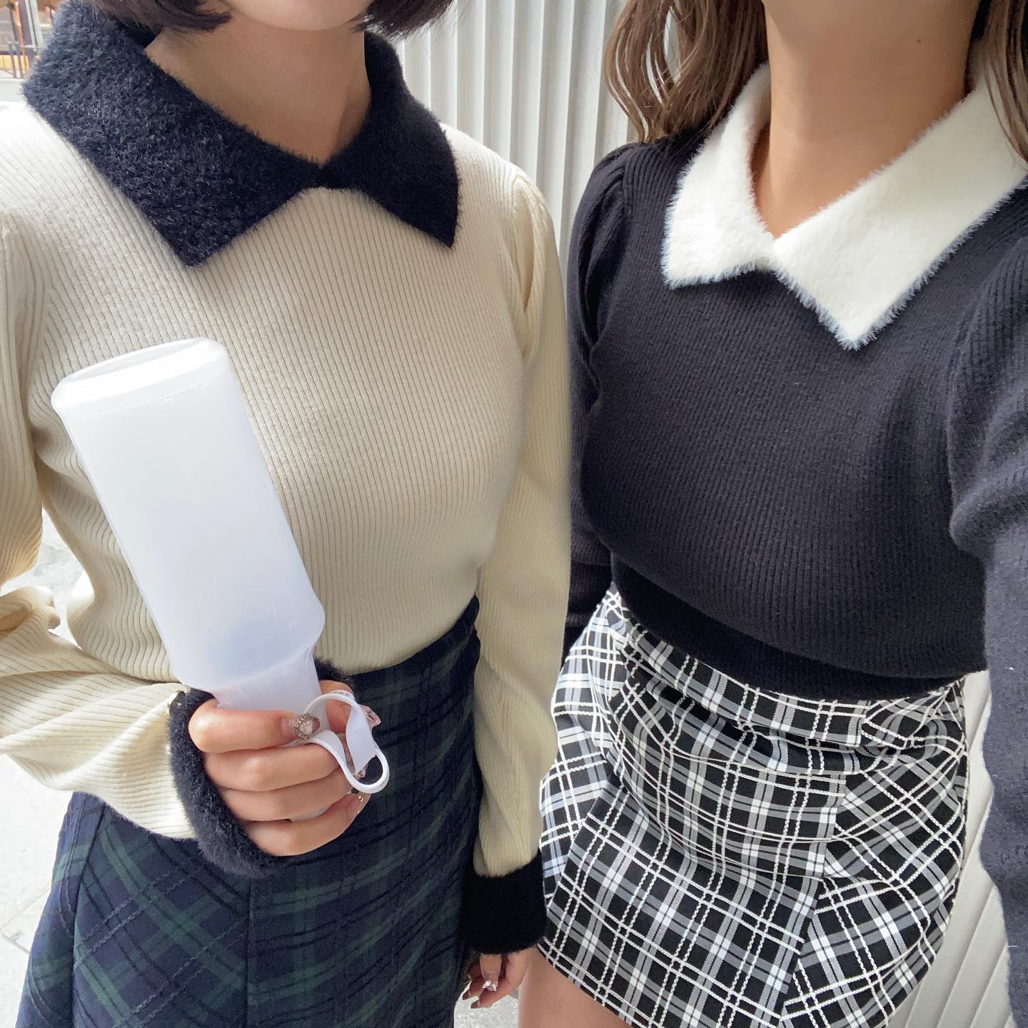 ? NEW ARRIVAL ?⁡⁡♡EU341512T004配色シャギー襟ニット　¥3,190（税込）⁡【 color 】⁡white . pink . gray . black⁡⁡襟部分がシャギー素材になった、大人可愛い襟付きニット一見シンプルなデザインに見えますが、シャギー素材やゴールドのボタンがついており、デザイン性がしっかりあるアイテムです⁡大人ガーリーコーデにはぴったりなアイテムで、ボトムは選ばすにご着用していただけます！⁡⁡店舗今週入荷オンライン近日入荷#emsexcite #エムズエキサイト #emsexciteコーデ#秋コーデ #冬コーデ #秋冬コーデ#襟付きニット #ニット #ニットコーデ #シャギー #シャギーニット#高見えコーデ #プチプラ高見えコーデ #高見えファッション　#大人ガーリー #大人ガーリーコーデ #フレンチガーリー #ガーリーファッション #ガーリーコーデ#トレンドファッション #トレンドコーデ #トレンドアイテム