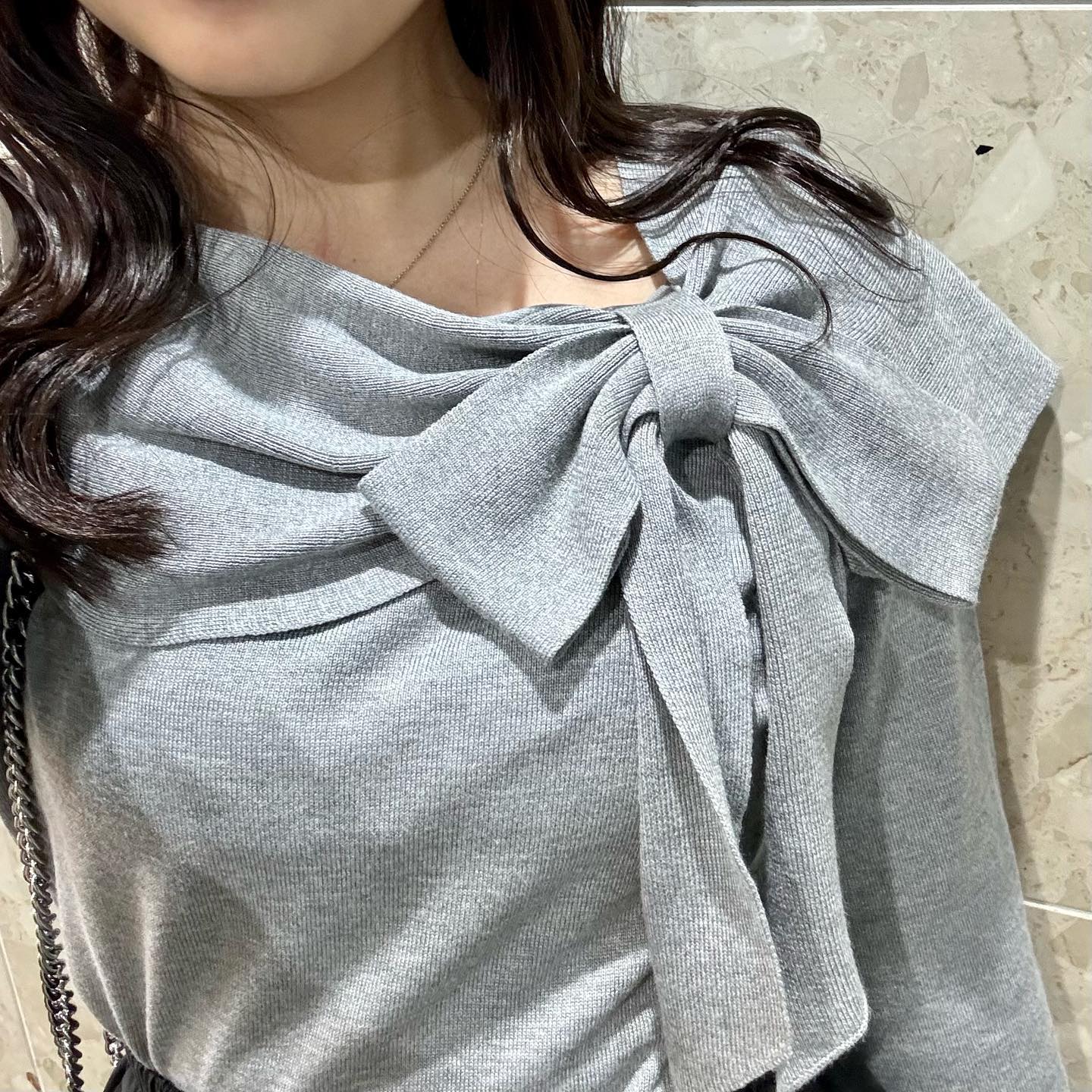 ? NEW ARRIVAL ?⁡⁡♡EP441512T003アシメリボンニットプルオーバー ¥3,850（税込）⁡【 color 】⁡écru . pink . gray⁡サイドに大きめのリボンがついたアシメリボンニット綺麗目デザインでコーデを上品にまとめてくれます⁡一枚着るだけで主役級のアイテムです?⁡⁡店舗今週入荷オンライン近日入荷⁡⁡#emsexcite #エムズエキサイト #emsexciteコーデ #アシメニット　#アシメリボン　#リボン　#リボンコーデ　#リボンアイテム　#ニット　#ニットコーデ#高見えコーデ #プチプラ高見えコーデ #高見えファッション#大人ガーリー #大人ガーリーコーデ #フレンチガーリー #ガーリーファッション #ガーリーコーデ#トレンドファッション #トレンドコーデ #トレンドアイテム