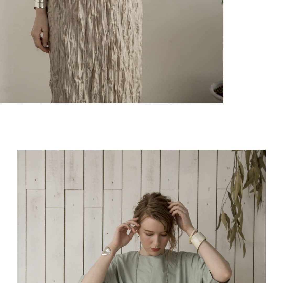 ▷ウエストリボンワンピース¥7,900+taxblack/beige/greenオンラインストア入荷済み。ウエスト部分で結ぶデザイン。さらっと1枚で。#kari&lili#カウリアンドリィリィ#カウリ#ウエストリボンワンピース#ウエストリボンワンピ#ワンピコーデ#ワンピスタイル#デザインワンピ#大人ワンピ#ナチュラルワンピ#高見えワンピ#韓国コーデ#韓国ファッション#大人コーデ#大人スタイル#fashion