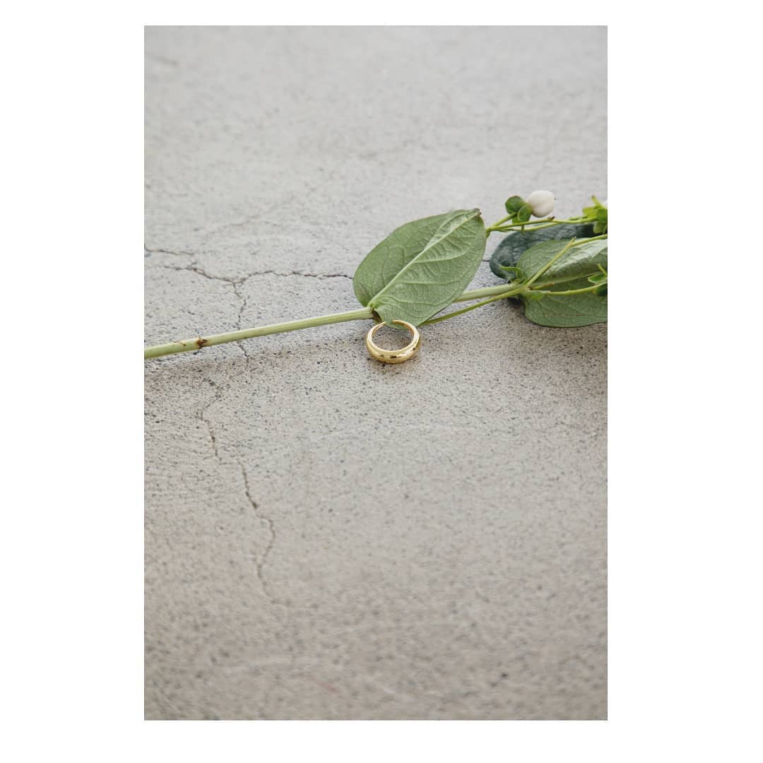 ⁡▷S925 simple ring￥4,500＋taxgold/silversize:12号ｵﾝﾗｲﾝｽﾄｱ入荷済み。⁡使いやすいｼﾝﾌﾟﾙﾃﾞｻﾞｲﾝのﾘﾝｸﾞ。大ぶりすぎず、華奢すぎないのでどんなﾘﾝｸﾞとの相性もよいです。少しぷっくりとした丸めのﾌｫﾙﾑも可愛いです。⁡⁡#kari&lili⁡#カウリアンドリィリィ⁡#カウリ⁡#韓国雑貨⁡#韓国アクセ⁡#韓国ファッション⁡#リング#指輪#韓国リング#韓国指輪#ゴールドリング#シルバーリング#シンプルリング#シルバー925#S925#silver925#アクセサリー