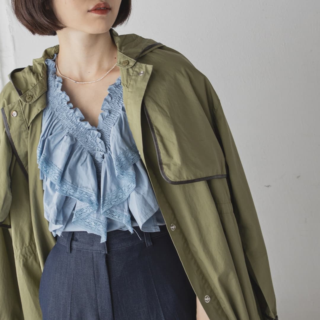 ▷volume frills BL￥5,900＋taxblue/brownボリュームたっぷりの甘めブラウス。きれいめシルエットのパンツと合わせて大人の女性も楽しめるスタイル。#kariandlili#kari#カウリアンドリィリィ#カウリ#フリルブラウス#フリルボリュームブラウス#大人可愛い#ブラウスコーデ#ブラウススタイル#大人カジュアル#fashion#wear#秋コーデ#大人スタイル#大人コーデ#大人ファッション