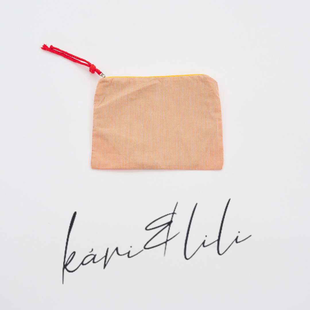 ▷mini pouch￥1,650 taxinorange/green/purple品番：WA357641T001#kariandlili #kari #カウリアンドリィリィ #カウリ #トレンド #トレンドアイテム #30代コーデ #20代コーデ #大人ファッション #大人スタイル #大人コーデ #大人カジュアル #大人フェミニン #高見え #高見えアイテム #大人のプチプラ #大人プチプラコーデ　 #ポーチ　#ポーチの中身