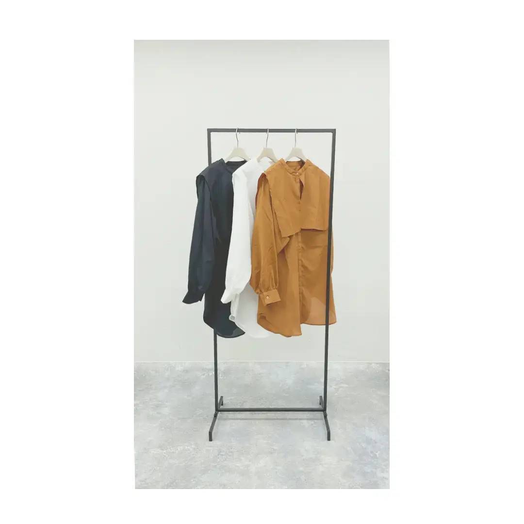 シアーフラシブラウス￥4,500＋taxcamel/white/black人気のフラシデザインブラウスの秋の新作。今回は大きめのフラシで存在感のあるアイテムです。裾は長めなので、インしてもアウトでも◎#kivi_official#キヴィ#kivi#大人ファッション#大人カジュアル#秋ブラウス#秋ファッション#秋コーデ#フラシブラウス#大人ブラウス#大人コーデ#大人スタイル#モード#ootd#kivi_ootd#fashion#wear#オンオフ#ニューノーマル