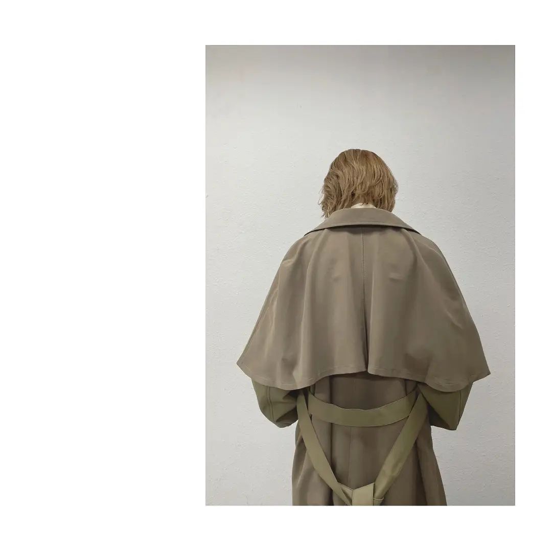 【instalive紹介アイテム】バリアスケープトレンチコート￥7,900＋taxbeige/greenｵﾝﾗｲﾝｽﾄｱ、店舗入荷済み。昨年即完だったバリアストレンチが、デザインや配色新たに今年も登場！ケープデザインで今年らしいシルエットです◎前をしばって着て頂くとよりケープのデザインが際立ち、素敵です！※オンラインストアの方は早くも在庫残りわずかとなっております。追加予定ございませんので気になる方はお早めにチェックしてみてください！#kivi#kivi_official#kivi_2021aw#kivi_ootd#ootd#fashion#wear#オンオフ#ニューノーマル#大人ファッション#大人スタイル#トレンチ#トレンチコート#バリアストレンチ#バリアスケープトレンチコート#トレンチコーデ#トレンチスタイル#デザイントレンチ#秋コーデ#秋冬コーデ