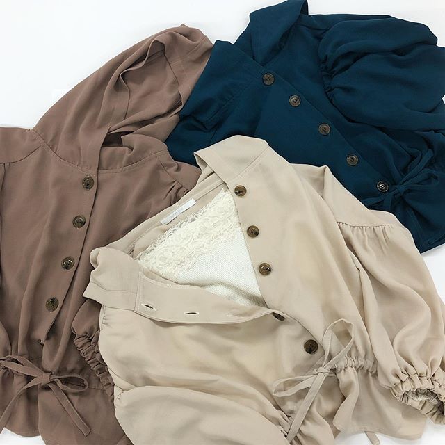 .【new arrival】.?RE956223B004フーディー前開きBL▷¥2,900+tax(店舗入荷中).∥color∥ beige / moca / green..#retrogirl#newarrival#fashion#summer#blouse#レトロガール#カジュアル#カジュアルアイテム#プチプラ#プチプラアイテム#プチプラファッション#プチプラコーデ#ブラウス#フーディーブラウス#前開きブラウス